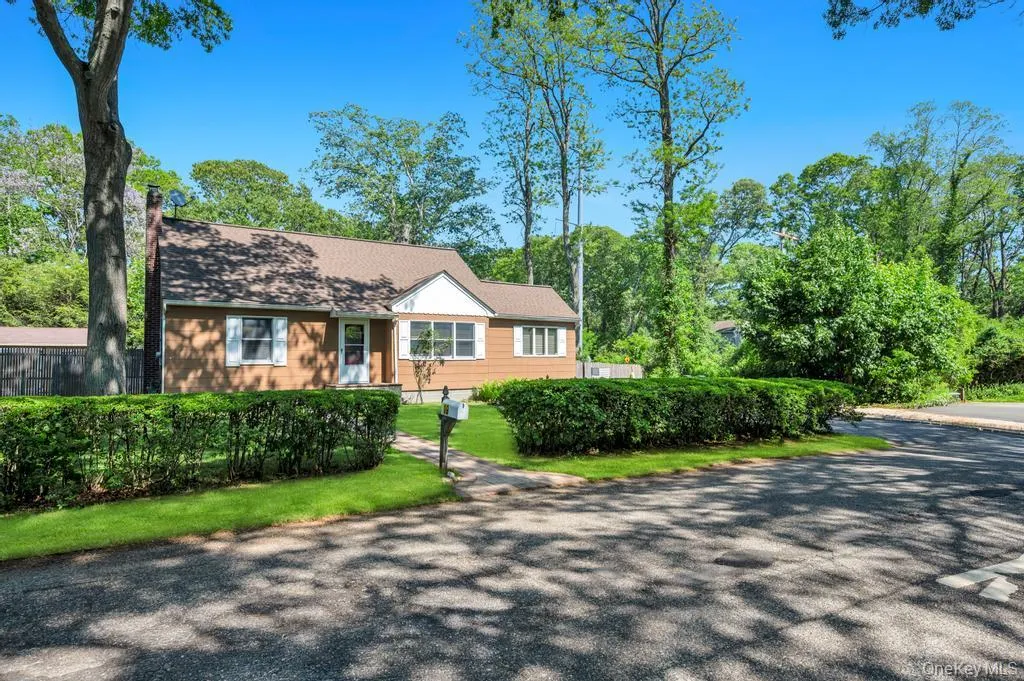 19 Oakland Avenue, Brookhaven, NY, 4 Bedrooms Bedrooms, 8 Rooms Rooms,2 BathroomsBathrooms,Residential,For Rent,Oakland,0,1001179 19 Oakland Avenue, Brookhaven, NY, 4 Bedrooms Bedrooms, 8 Rooms Rooms,2 BathroomsBathrooms,Residential,For Rent,Oakland,0,1001179