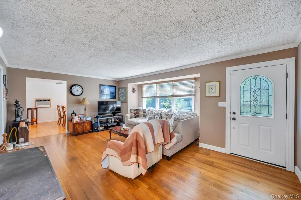 19 Oakland Avenue, Brookhaven, NY, 4 Bedrooms Bedrooms, 8 Rooms Rooms,2 BathroomsBathrooms,Residential,For Rent,Oakland,0,1001179 19 Oakland Avenue, Brookhaven, NY, 4 Bedrooms Bedrooms, 8 Rooms Rooms,2 BathroomsBathrooms,Residential,For Rent,Oakland,0,1001179