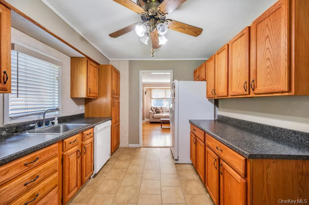 19 Oakland Avenue, Brookhaven, NY, 4 Bedrooms Bedrooms, 8 Rooms Rooms,2 BathroomsBathrooms,Residential,For Rent,Oakland,0,1001179 19 Oakland Avenue, Brookhaven, NY, 4 Bedrooms Bedrooms, 8 Rooms Rooms,2 BathroomsBathrooms,Residential,For Rent,Oakland,0,1001179