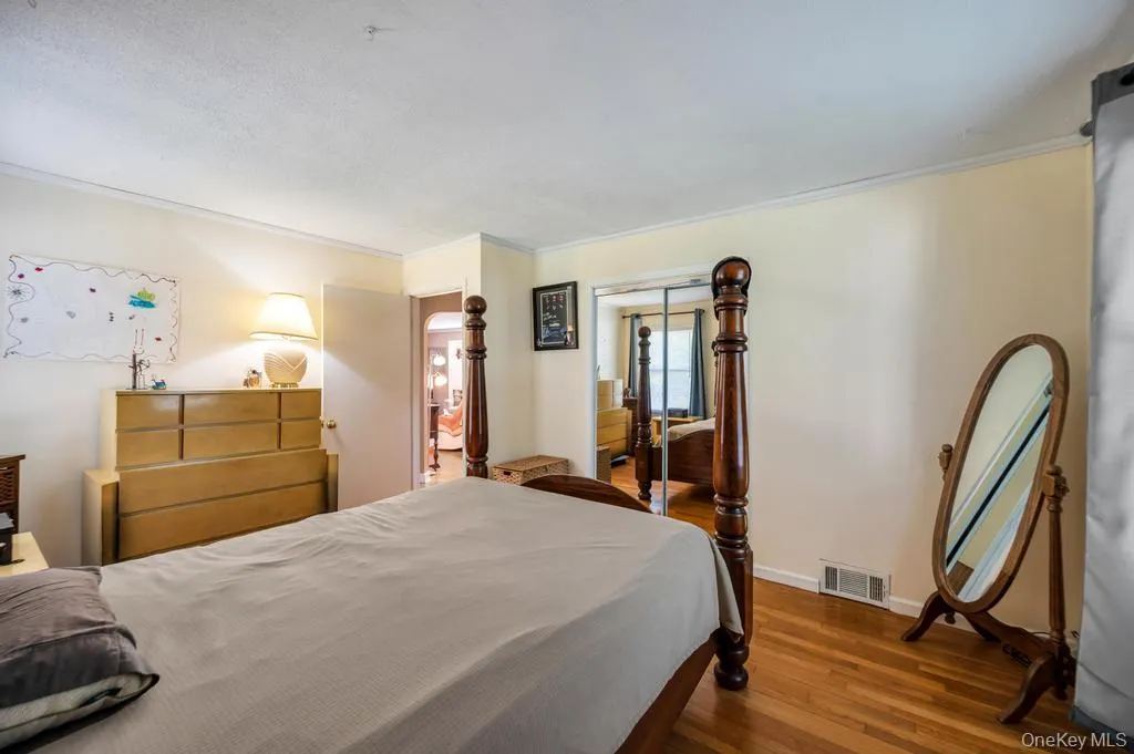 19 Oakland Avenue, Brookhaven, NY, 4 Bedrooms Bedrooms, 8 Rooms Rooms,2 BathroomsBathrooms,Residential,For Rent,Oakland,0,1001179 19 Oakland Avenue, Brookhaven, NY, 4 Bedrooms Bedrooms, 8 Rooms Rooms,2 BathroomsBathrooms,Residential,For Rent,Oakland,0,1001179