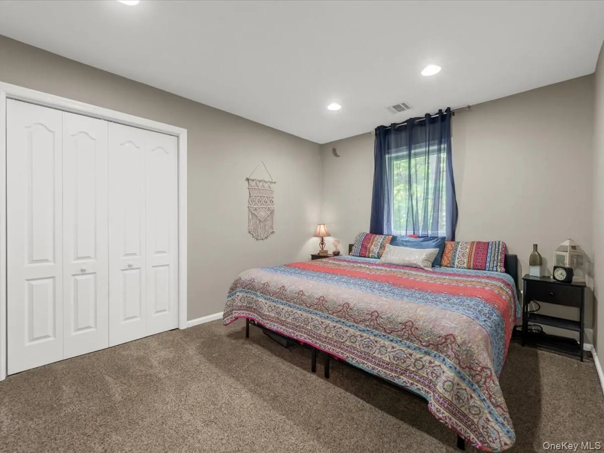 2 Seaview Ledge, Brookhaven, NY, 6 Bedrooms Bedrooms, 10 Rooms Rooms,3 BathroomsBathrooms,Residential,For Rent,Seaview Ledge,0,1001191 2 Seaview Ledge, Brookhaven, NY, 6 Bedrooms Bedrooms, 10 Rooms Rooms,3 BathroomsBathrooms,Residential,For Rent,Seaview Ledge,0,1001191
