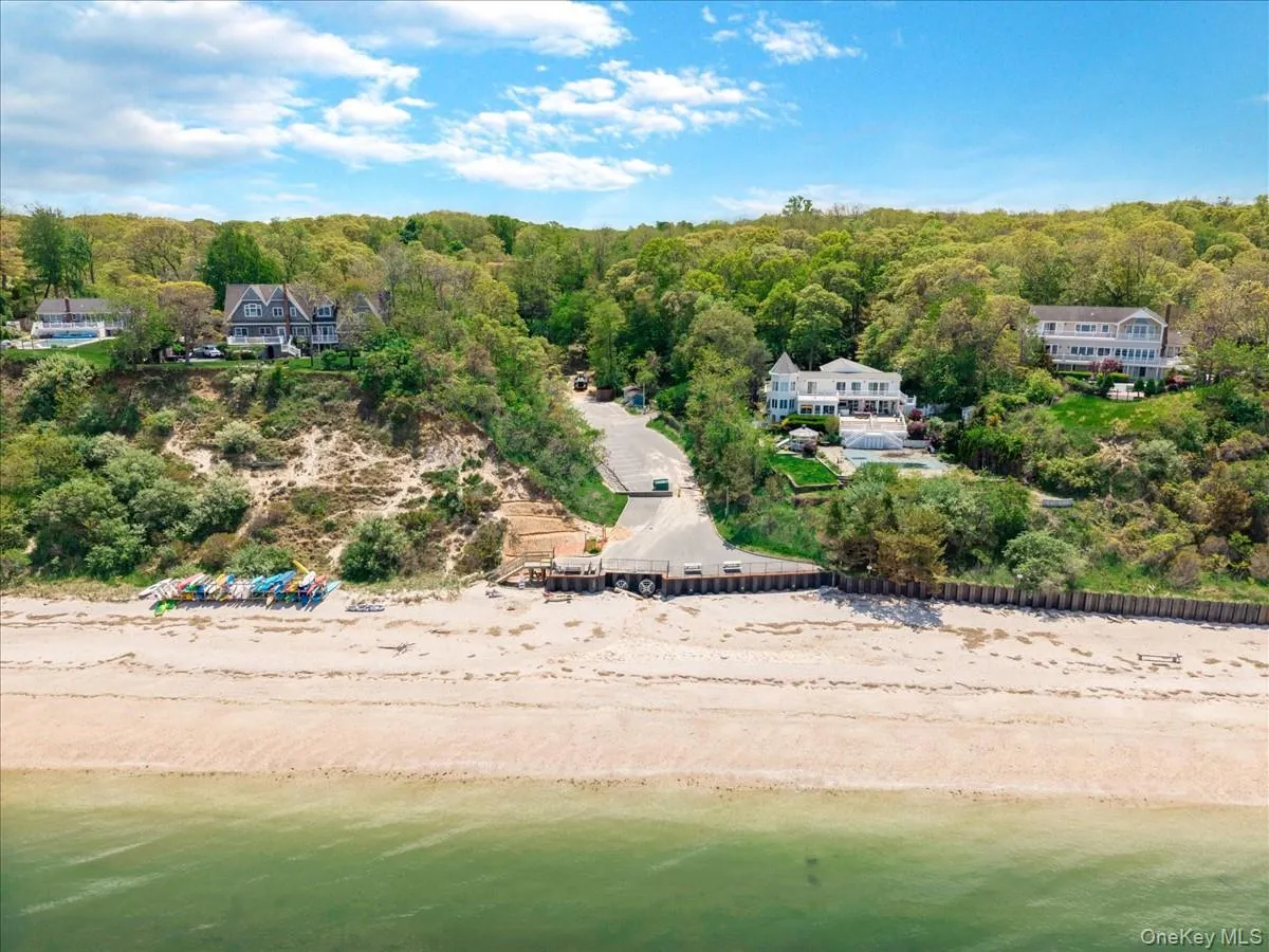 2 Seaview Ledge, Brookhaven, NY, 6 Bedrooms Bedrooms, 10 Rooms Rooms,3 BathroomsBathrooms,Residential,For Rent,Seaview Ledge,0,1001191 2 Seaview Ledge, Brookhaven, NY, 6 Bedrooms Bedrooms, 10 Rooms Rooms,3 BathroomsBathrooms,Residential,For Rent,Seaview Ledge,0,1001191