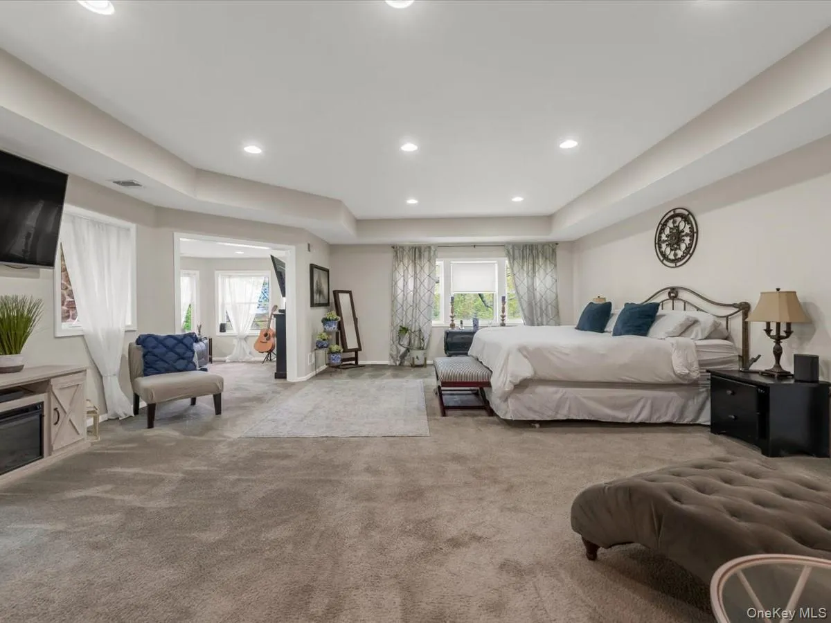 2 Seaview Ledge, Brookhaven, NY, 6 Bedrooms Bedrooms, 10 Rooms Rooms,3 BathroomsBathrooms,Residential,For Rent,Seaview Ledge,0,1001191 2 Seaview Ledge, Brookhaven, NY, 6 Bedrooms Bedrooms, 10 Rooms Rooms,3 BathroomsBathrooms,Residential,For Rent,Seaview Ledge,0,1001191
