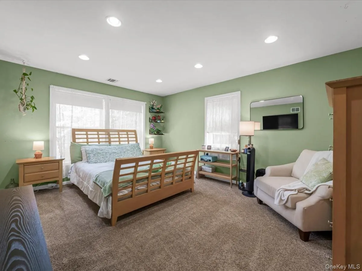 2 Seaview Ledge, Brookhaven, NY, 6 Bedrooms Bedrooms, 10 Rooms Rooms,3 BathroomsBathrooms,Residential,For Rent,Seaview Ledge,0,1001191 2 Seaview Ledge, Brookhaven, NY, 6 Bedrooms Bedrooms, 10 Rooms Rooms,3 BathroomsBathrooms,Residential,For Rent,Seaview Ledge,0,1001191