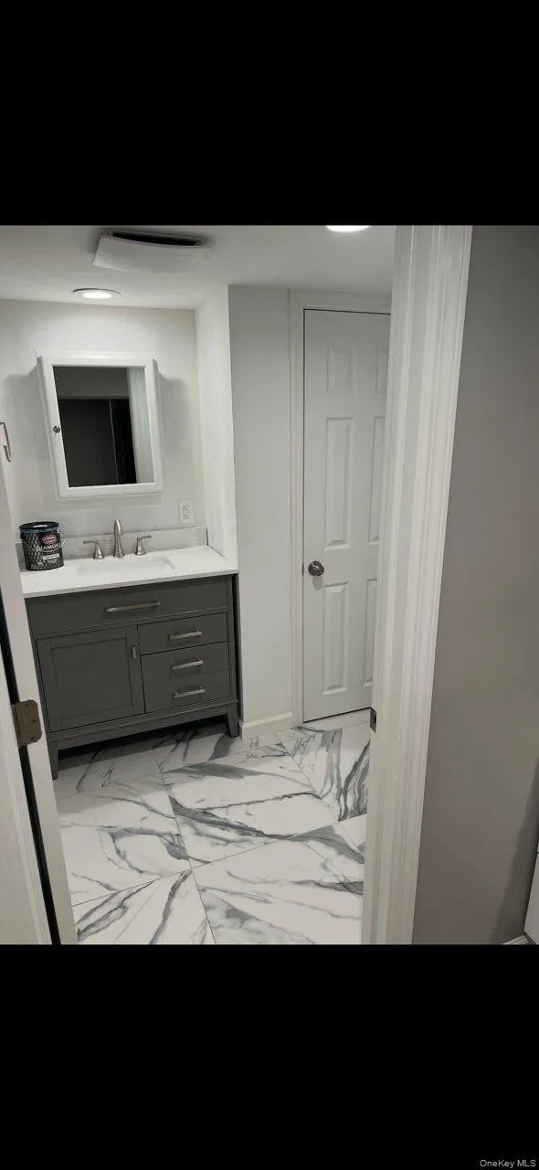 2 Seaview Ledge, Brookhaven, NY, 6 Bedrooms Bedrooms, 10 Rooms Rooms,3 BathroomsBathrooms,Residential,For Rent,Seaview Ledge,0,KEY1001191 2 Seaview Ledge, Brookhaven, NY, 6 Bedrooms Bedrooms, 10 Rooms Rooms,3 BathroomsBathrooms,Residential,For Rent,Seaview Ledge,0,KEY1001191