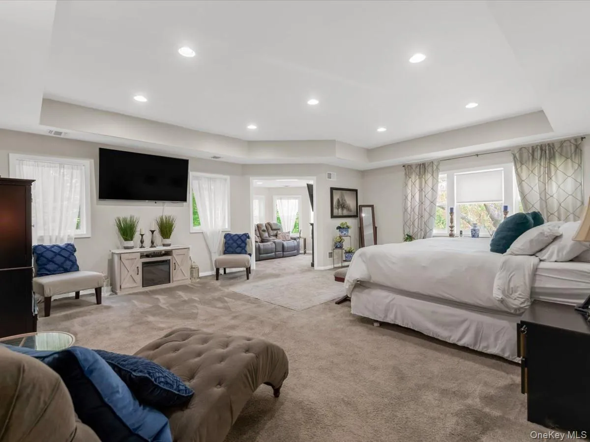 2 Seaview Ledge, Brookhaven, NY, 6 Bedrooms Bedrooms, 10 Rooms Rooms,3 BathroomsBathrooms,Residential,For Rent,Seaview Ledge,0,1001191 2 Seaview Ledge, Brookhaven, NY, 6 Bedrooms Bedrooms, 10 Rooms Rooms,3 BathroomsBathrooms,Residential,For Rent,Seaview Ledge,0,1001191