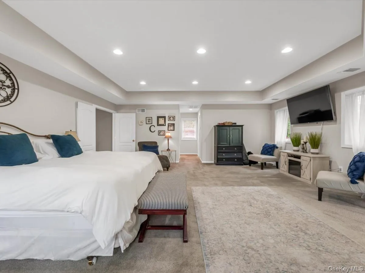 2 Seaview Ledge, Brookhaven, NY, 6 Bedrooms Bedrooms, 10 Rooms Rooms,3 BathroomsBathrooms,Residential,For Rent,Seaview Ledge,0,1001191 2 Seaview Ledge, Brookhaven, NY, 6 Bedrooms Bedrooms, 10 Rooms Rooms,3 BathroomsBathrooms,Residential,For Rent,Seaview Ledge,0,1001191