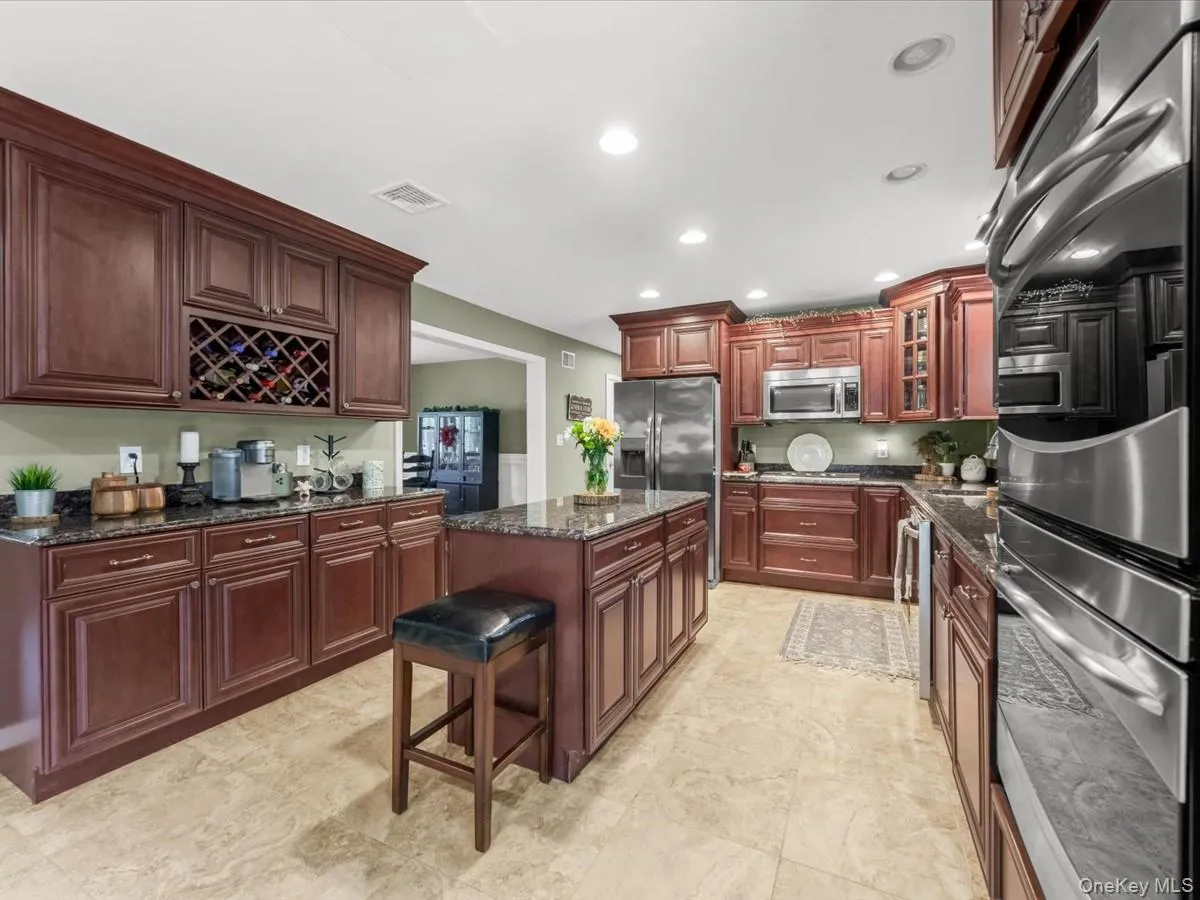 2 Seaview Ledge, Brookhaven, NY, 6 Bedrooms Bedrooms, 10 Rooms Rooms,3 BathroomsBathrooms,Residential,For Rent,Seaview Ledge,0,1001191 2 Seaview Ledge, Brookhaven, NY, 6 Bedrooms Bedrooms, 10 Rooms Rooms,3 BathroomsBathrooms,Residential,For Rent,Seaview Ledge,0,1001191