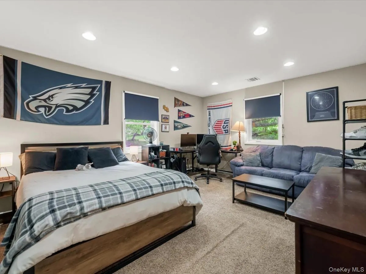 2 Seaview Ledge, Brookhaven, NY, 6 Bedrooms Bedrooms, 10 Rooms Rooms,3 BathroomsBathrooms,Residential,For Rent,Seaview Ledge,0,1001191 2 Seaview Ledge, Brookhaven, NY, 6 Bedrooms Bedrooms, 10 Rooms Rooms,3 BathroomsBathrooms,Residential,For Rent,Seaview Ledge,0,1001191