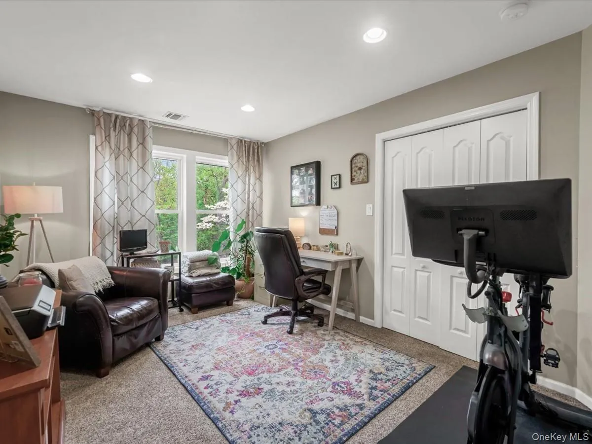 2 Seaview Ledge, Brookhaven, NY, 6 Bedrooms Bedrooms, 10 Rooms Rooms,3 BathroomsBathrooms,Residential,For Rent,Seaview Ledge,0,1001191 2 Seaview Ledge, Brookhaven, NY, 6 Bedrooms Bedrooms, 10 Rooms Rooms,3 BathroomsBathrooms,Residential,For Rent,Seaview Ledge,0,1001191