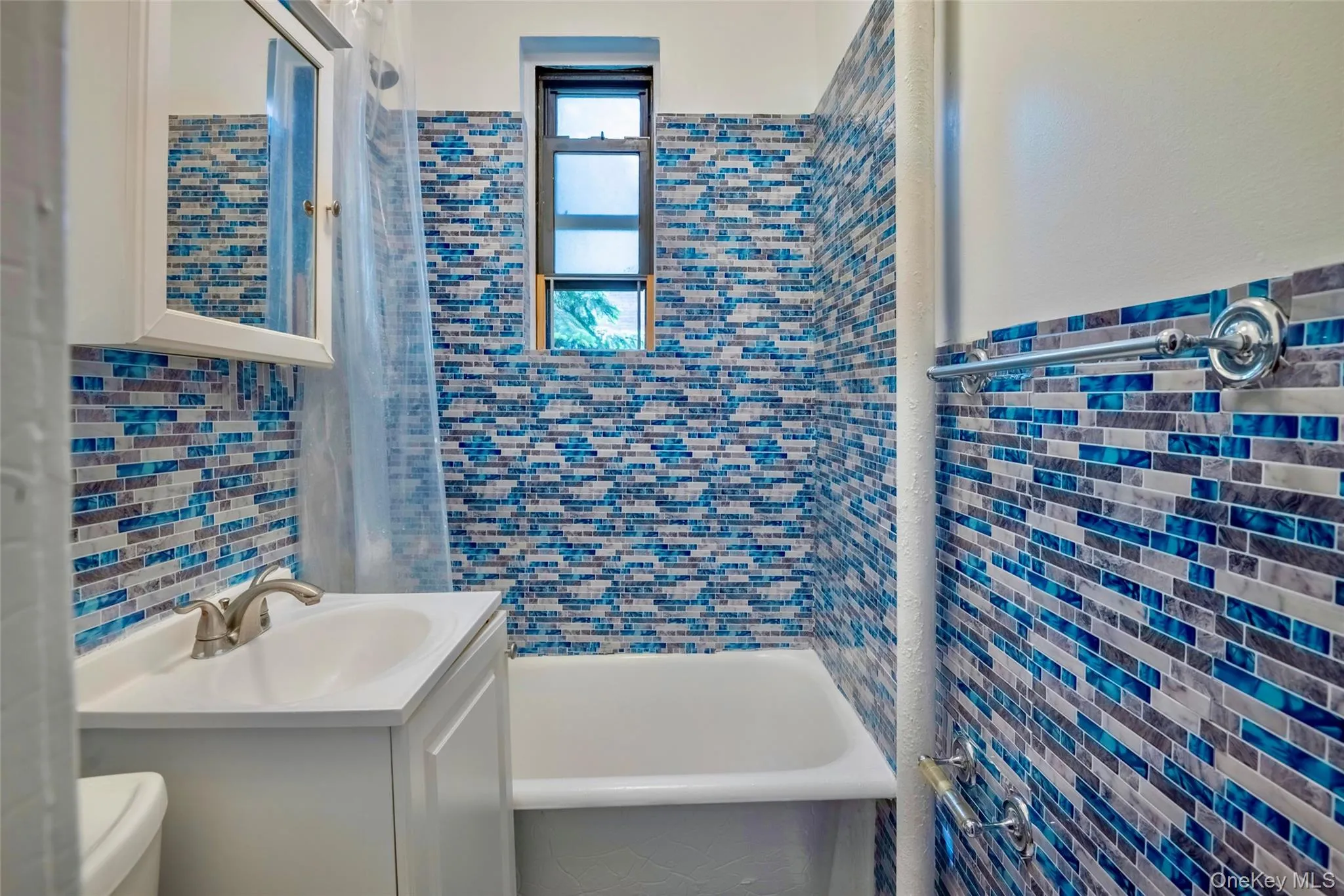 21-77 33rd Street, New York, NY, 3 Bedrooms Bedrooms, 5 Rooms Rooms,1 BathroomBathrooms,Residential,For Rent,33rd,0,1001195 21-77 33rd Street, New York, NY, 3 Bedrooms Bedrooms, 5 Rooms Rooms,1 BathroomBathrooms,Residential,For Rent,33rd,0,1001195