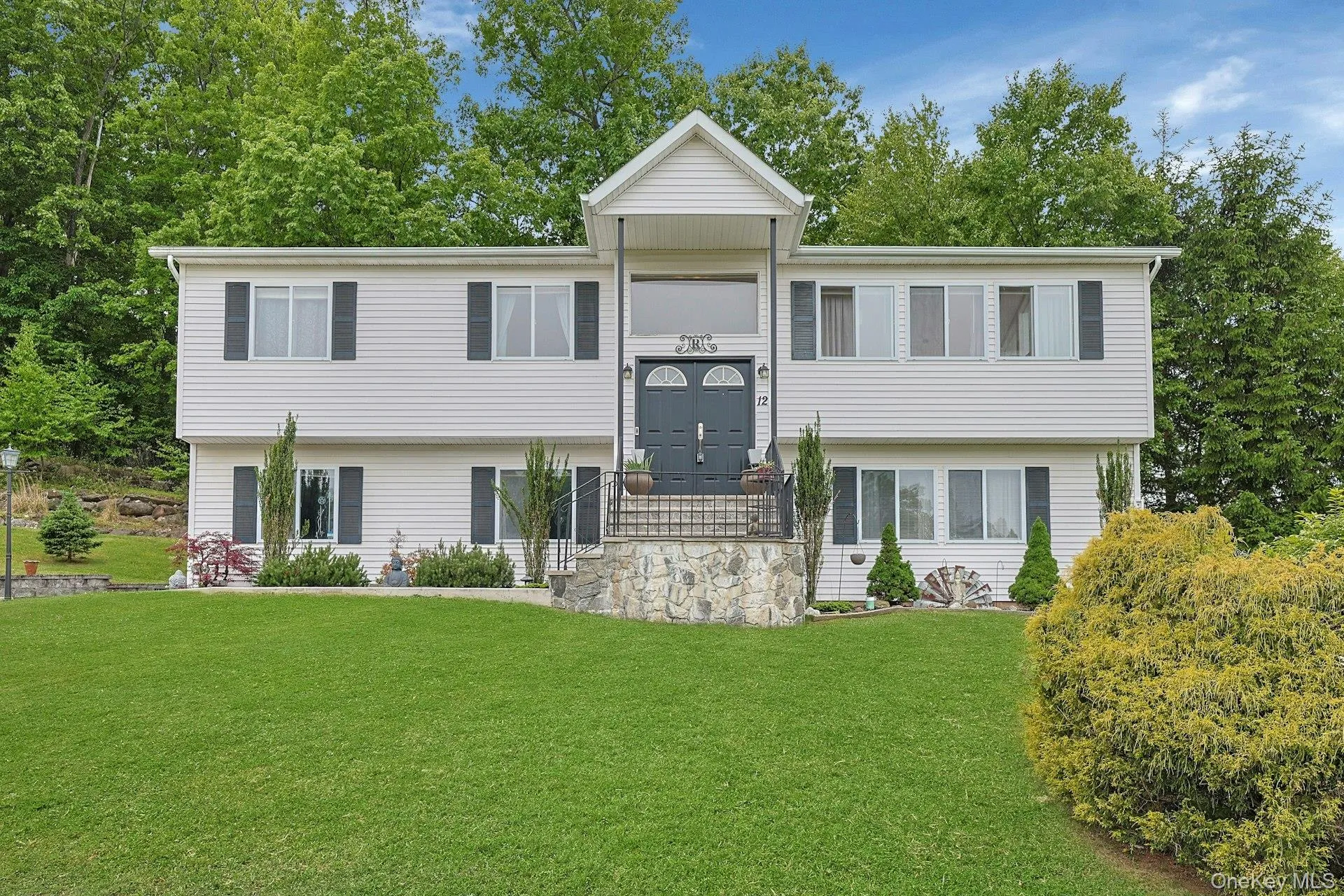 12 Louis Donato Drive, Haverstraw, NY, 4 Bedrooms Bedrooms, 8 Rooms Rooms,3 BathroomsBathrooms,Residential,For Rent,Louis Donato,0,1001198 12 Louis Donato Drive, Haverstraw, NY, 4 Bedrooms Bedrooms, 8 Rooms Rooms,3 BathroomsBathrooms,Residential,For Rent,Louis Donato,0,1001198