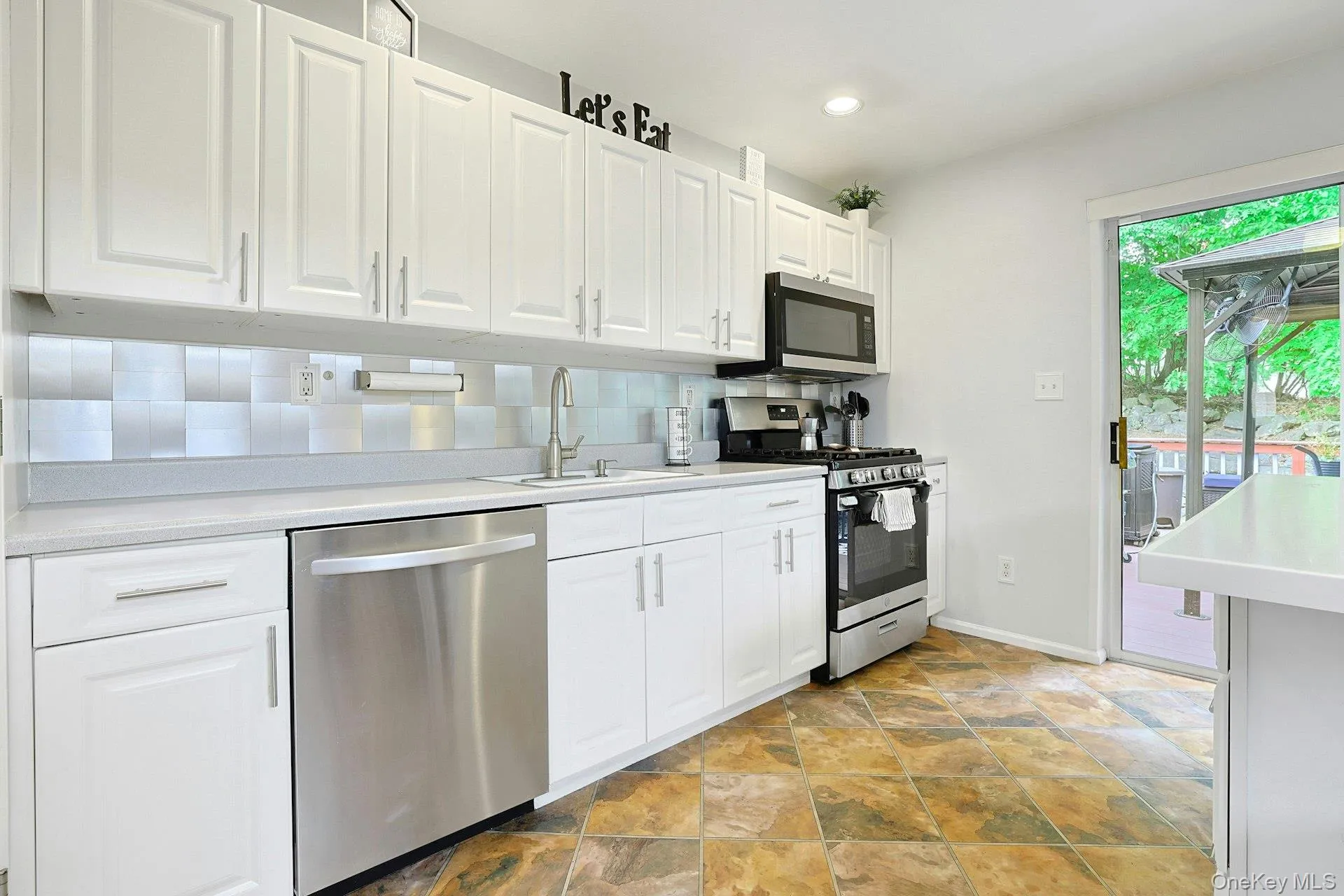 12 Louis Donato Drive, Haverstraw, NY, 4 Bedrooms Bedrooms, 8 Rooms Rooms,3 BathroomsBathrooms,Residential,For Rent,Louis Donato,0,1001198 12 Louis Donato Drive, Haverstraw, NY, 4 Bedrooms Bedrooms, 8 Rooms Rooms,3 BathroomsBathrooms,Residential,For Rent,Louis Donato,0,1001198