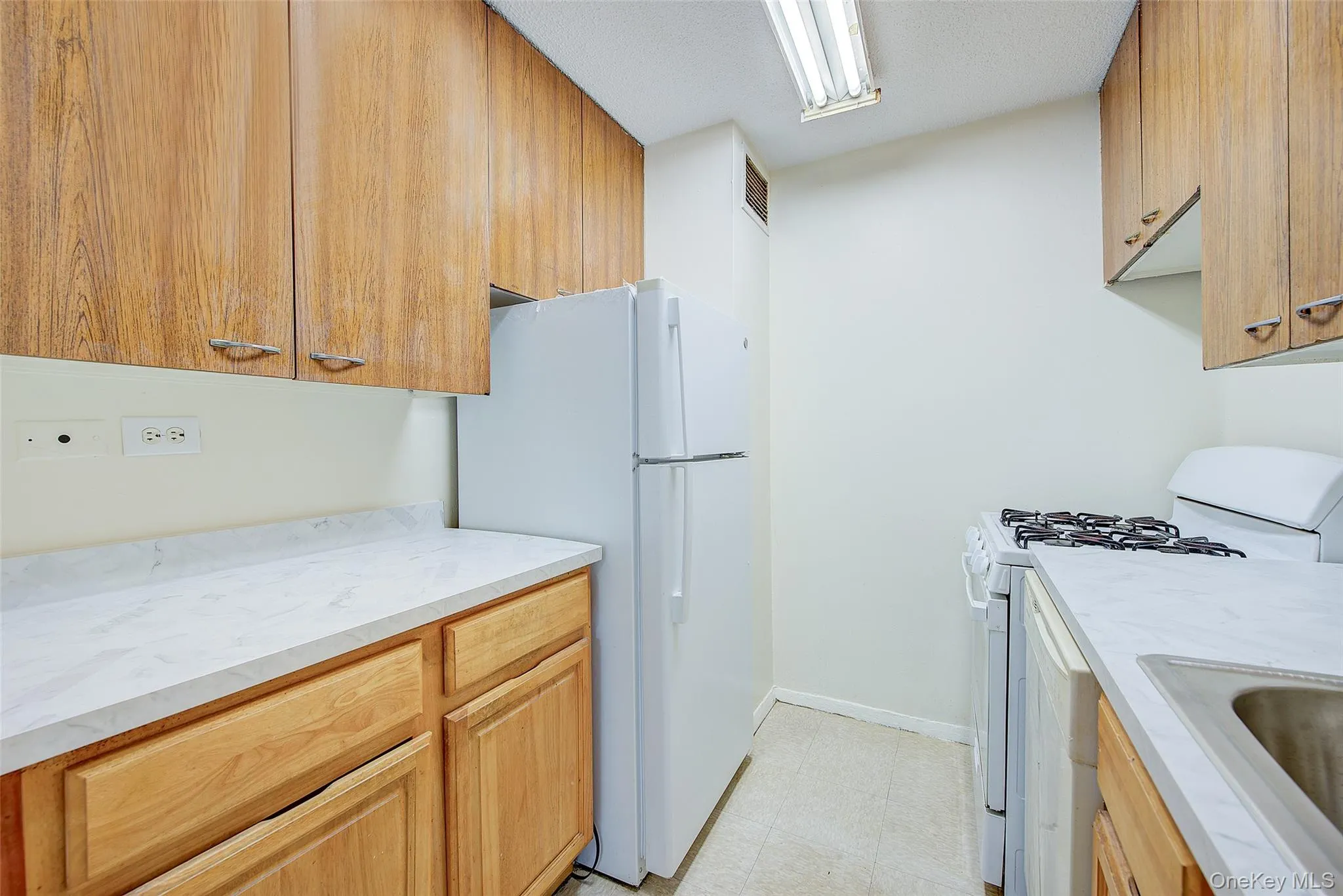 41-40 Union Street, New York, NY, 1 Bedroom Bedrooms, 4 Rooms Rooms,1 BathroomBathrooms,Residential Sale,For Rent,Union,0,1001201 41-40 Union Street, New York, NY, 1 Bedroom Bedrooms, 4 Rooms Rooms,1 BathroomBathrooms,Residential Sale,For Rent,Union,0,1001201