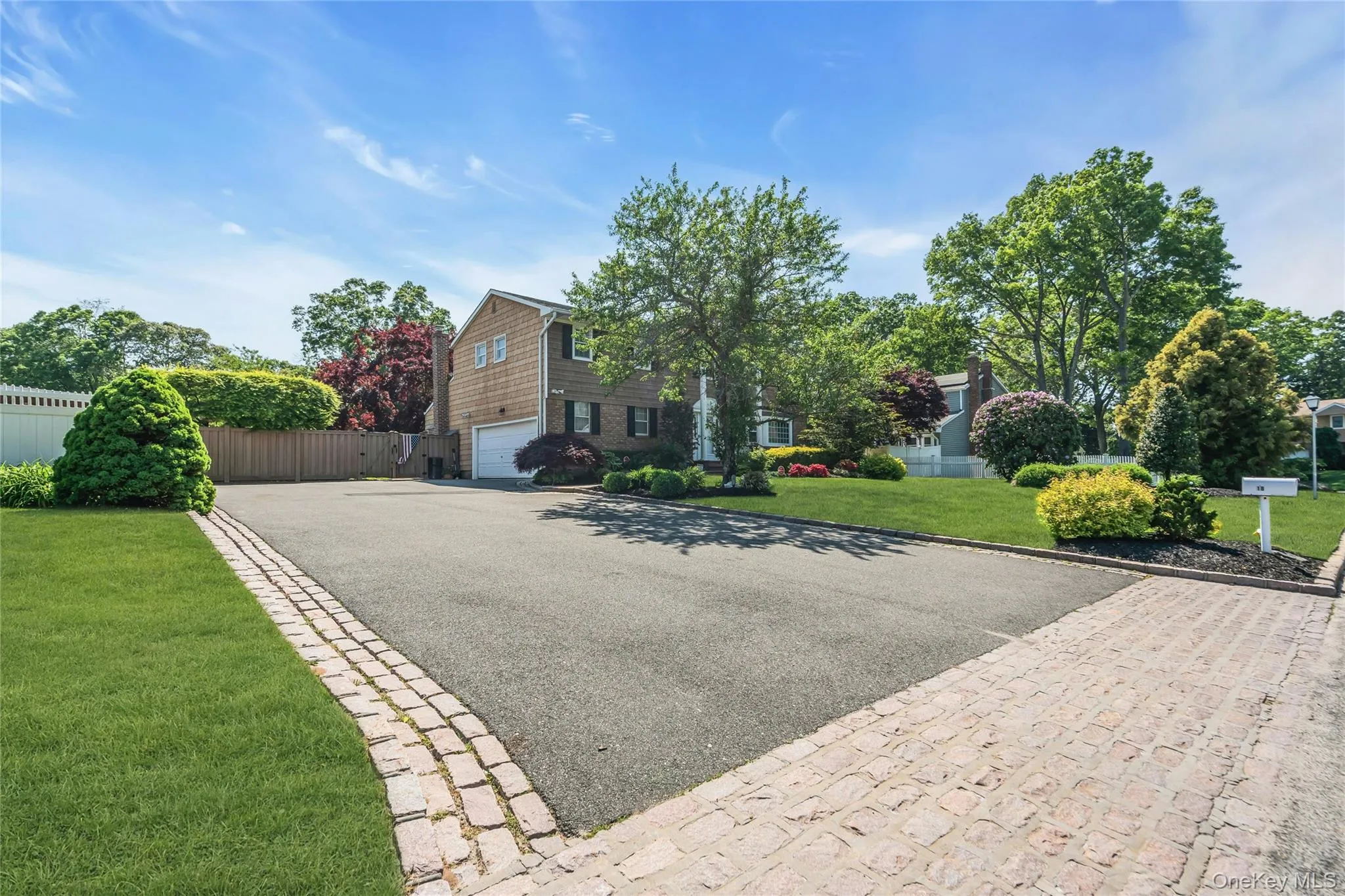 18 Ron Court, Smithtown, NY, 5 Bedrooms Bedrooms, 9 Rooms Rooms,2 BathroomsBathrooms,Residential,For Rent,Ron,0,KEY1001202 18 Ron Court, Smithtown, NY, 5 Bedrooms Bedrooms, 9 Rooms Rooms,2 BathroomsBathrooms,Residential,For Rent,Ron,0,KEY1001202