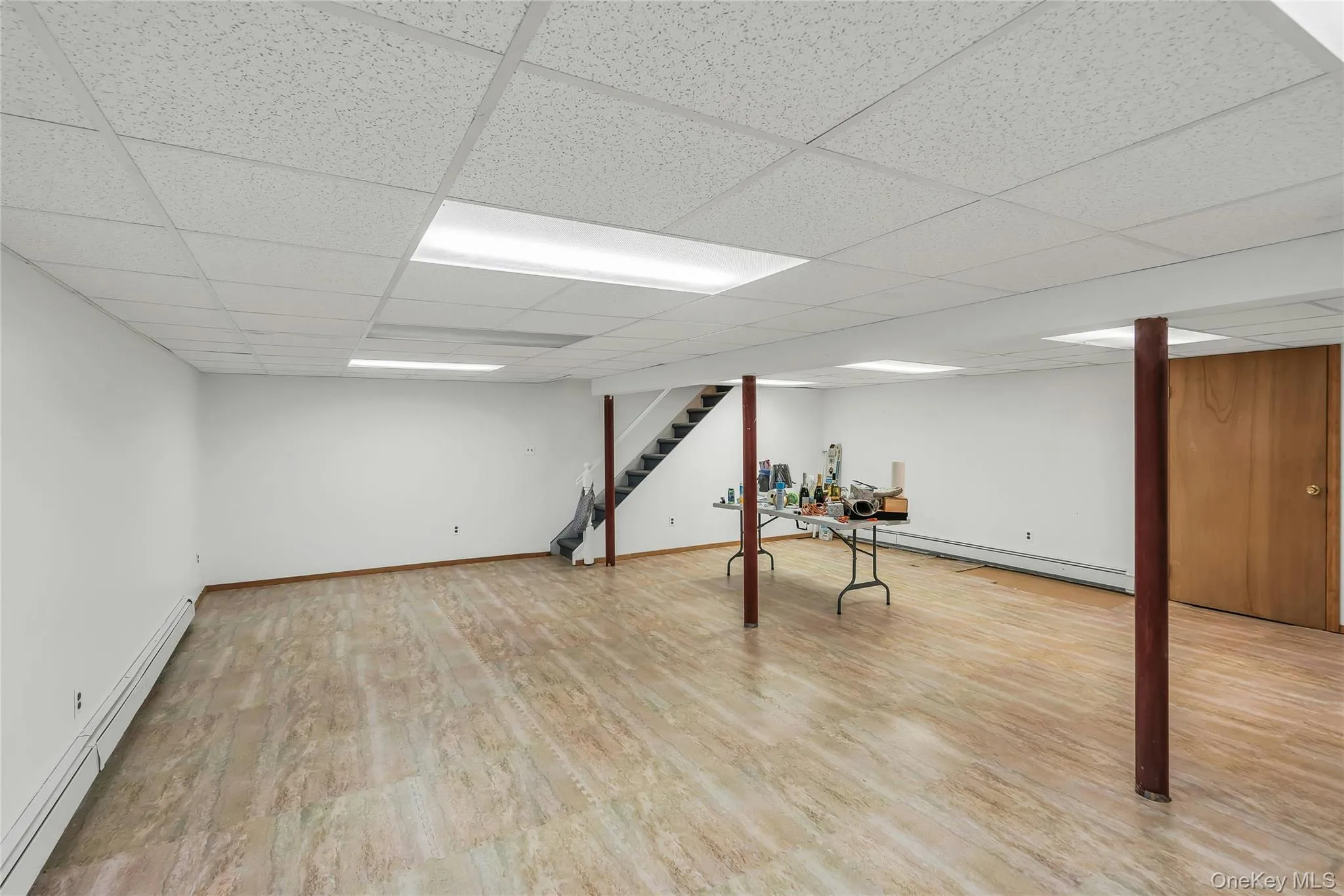 18 Ron Court, Smithtown, NY, 5 Bedrooms Bedrooms, 9 Rooms Rooms,2 BathroomsBathrooms,Residential,For Rent,Ron,0,KEY1001202 18 Ron Court, Smithtown, NY, 5 Bedrooms Bedrooms, 9 Rooms Rooms,2 BathroomsBathrooms,Residential,For Rent,Ron,0,KEY1001202