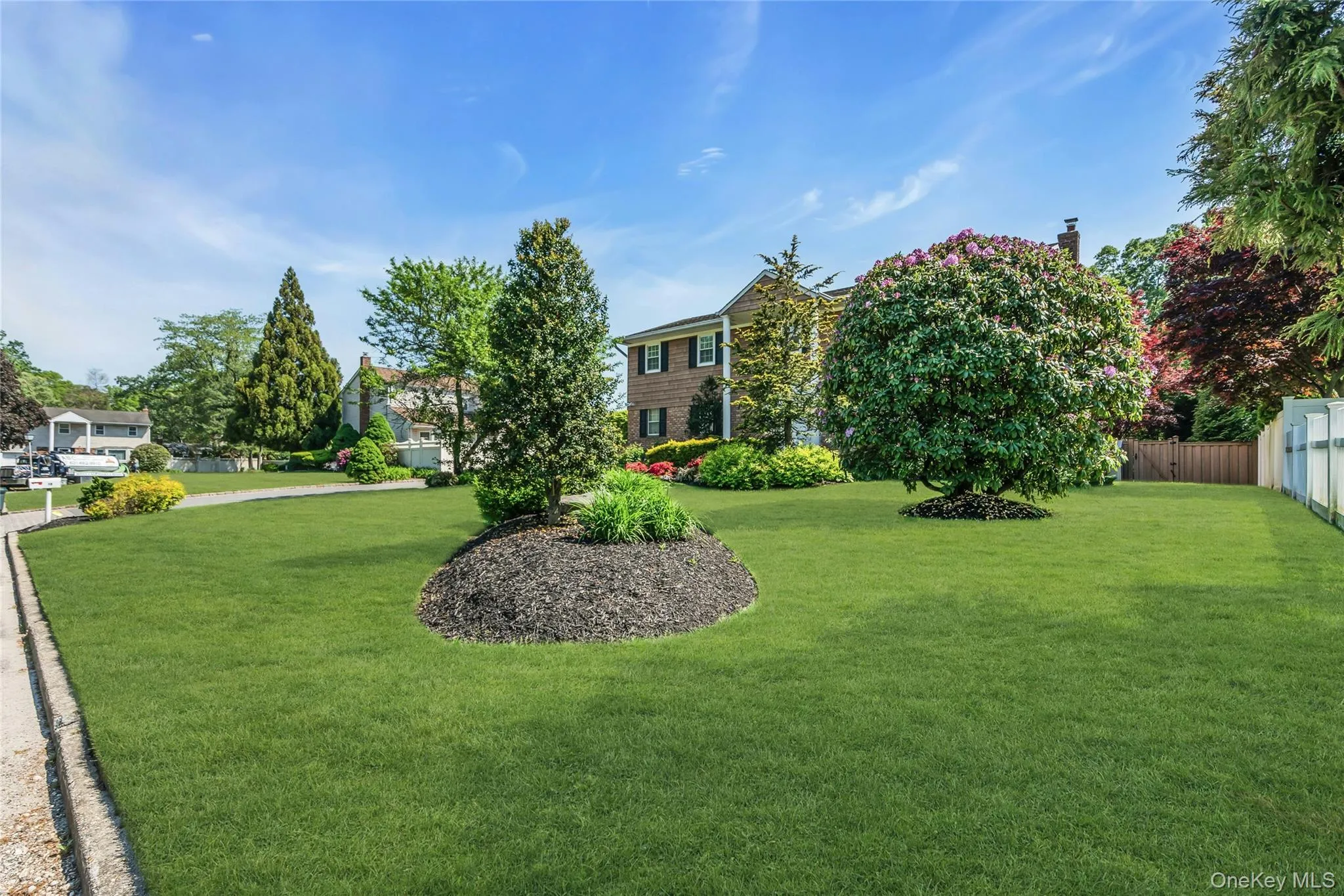 18 Ron Court, Smithtown, NY, 5 Bedrooms Bedrooms, 9 Rooms Rooms,2 BathroomsBathrooms,Residential,For Rent,Ron,0,KEY1001202 18 Ron Court, Smithtown, NY, 5 Bedrooms Bedrooms, 9 Rooms Rooms,2 BathroomsBathrooms,Residential,For Rent,Ron,0,KEY1001202