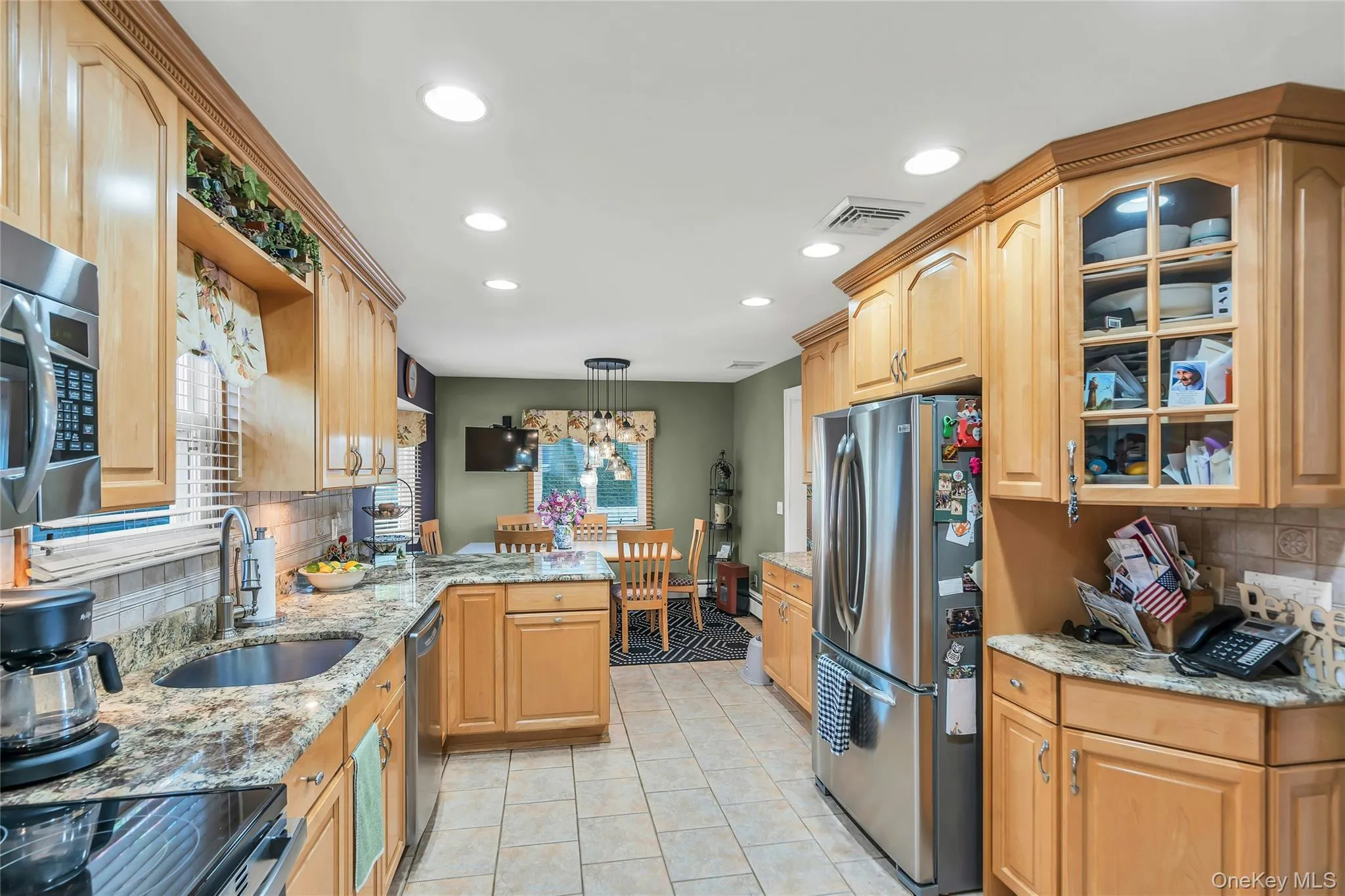 18 Ron Court, Smithtown, NY, 5 Bedrooms Bedrooms, 9 Rooms Rooms,2 BathroomsBathrooms,Residential,For Rent,Ron,0,KEY1001202 18 Ron Court, Smithtown, NY, 5 Bedrooms Bedrooms, 9 Rooms Rooms,2 BathroomsBathrooms,Residential,For Rent,Ron,0,KEY1001202