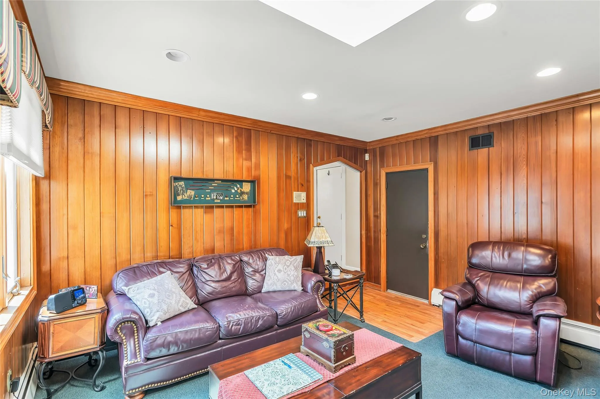 18 Ron Court, Smithtown, NY, 5 Bedrooms Bedrooms, 9 Rooms Rooms,2 BathroomsBathrooms,Residential,For Rent,Ron,0,KEY1001202 18 Ron Court, Smithtown, NY, 5 Bedrooms Bedrooms, 9 Rooms Rooms,2 BathroomsBathrooms,Residential,For Rent,Ron,0,KEY1001202