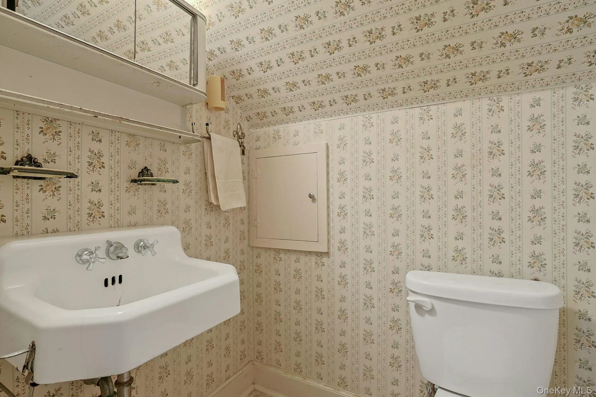 31 Townline Road, Orangetown, NY, 3 Bedrooms Bedrooms, 6 Rooms Rooms,1 BathroomBathrooms,Residential,For Rent,Townline,0,1001207 31 Townline Road, Orangetown, NY, 3 Bedrooms Bedrooms, 6 Rooms Rooms,1 BathroomBathrooms,Residential,For Rent,Townline,0,1001207