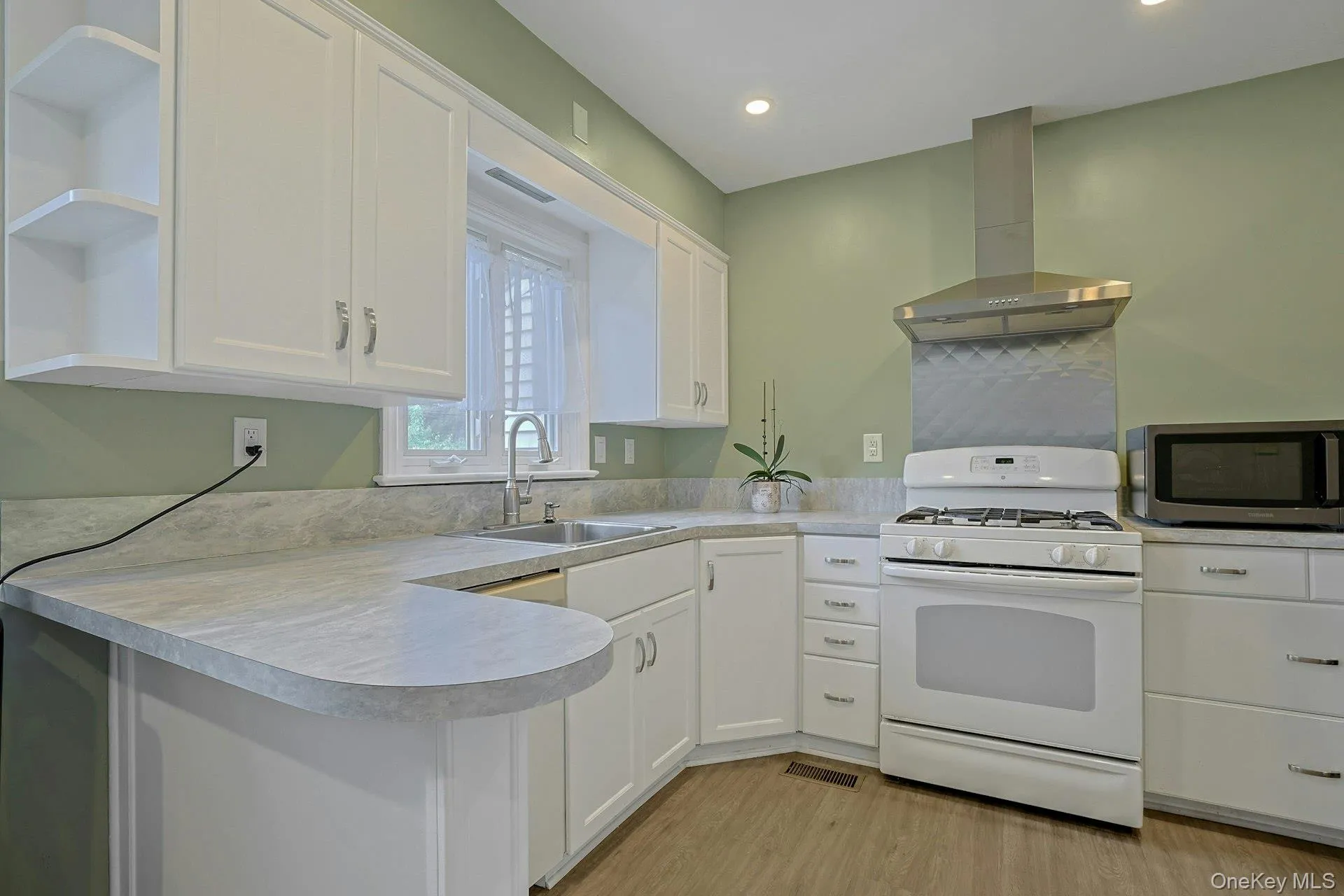 31 Townline Road, Orangetown, NY, 3 Bedrooms Bedrooms, 6 Rooms Rooms,1 BathroomBathrooms,Residential,For Rent,Townline,0,1001207 31 Townline Road, Orangetown, NY, 3 Bedrooms Bedrooms, 6 Rooms Rooms,1 BathroomBathrooms,Residential,For Rent,Townline,0,1001207