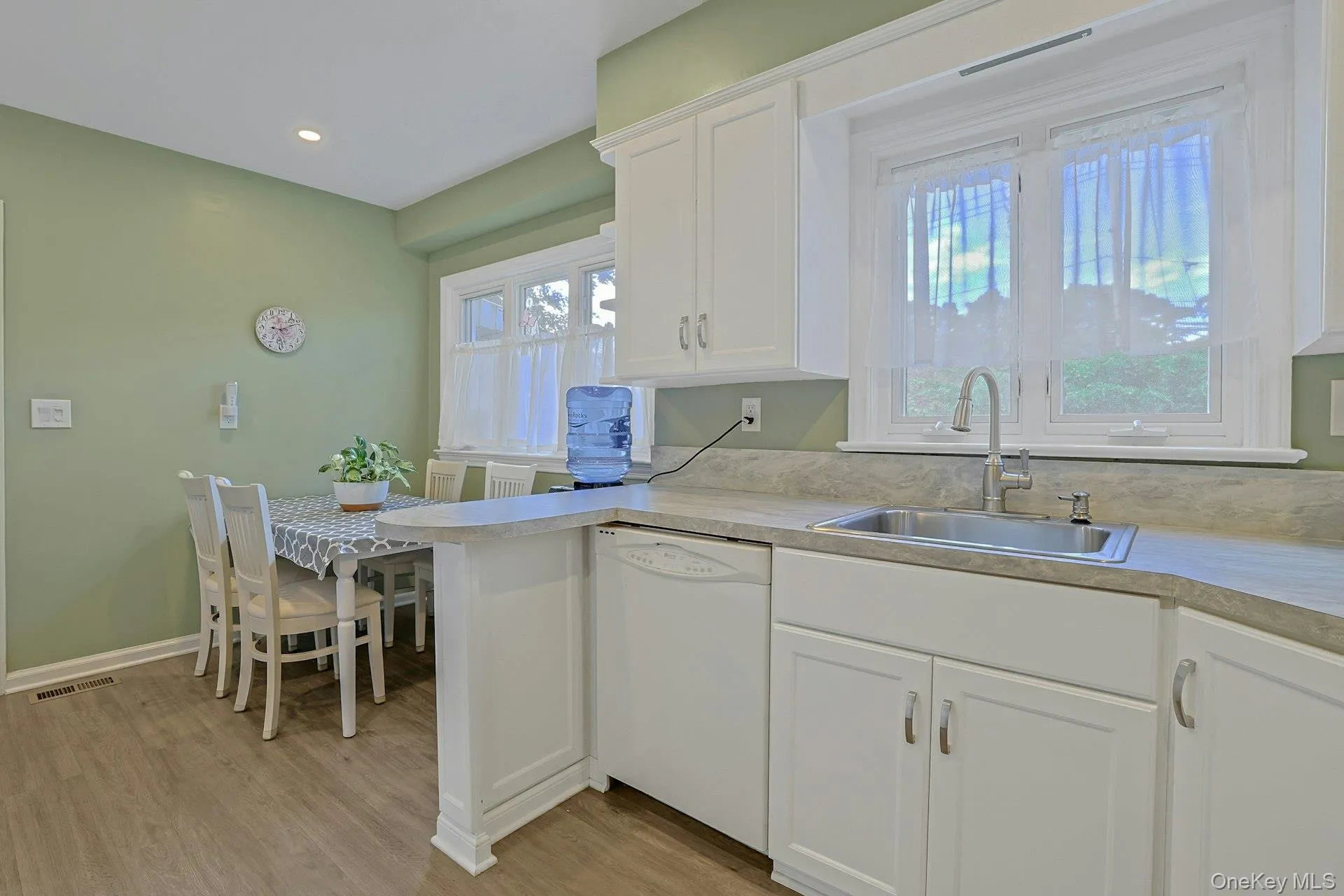 31 Townline Road, Orangetown, NY, 3 Bedrooms Bedrooms, 6 Rooms Rooms,1 BathroomBathrooms,Residential,For Rent,Townline,0,1001207 31 Townline Road, Orangetown, NY, 3 Bedrooms Bedrooms, 6 Rooms Rooms,1 BathroomBathrooms,Residential,For Rent,Townline,0,1001207