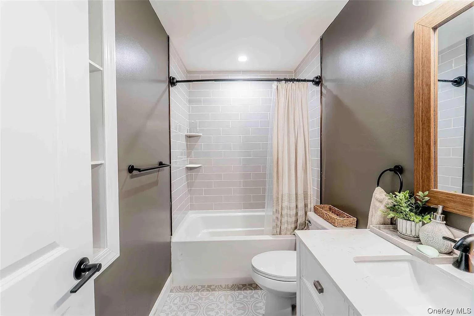 224 Lake Shore Drive, Thompson, NY, 3 Bedrooms Bedrooms, 10 Rooms Rooms,2 BathroomsBathrooms,Residential Sale,For Rent,Lake Shore,0,1001220 224 Lake Shore Drive, Thompson, NY, 3 Bedrooms Bedrooms, 10 Rooms Rooms,2 BathroomsBathrooms,Residential Sale,For Rent,Lake Shore,0,1001220