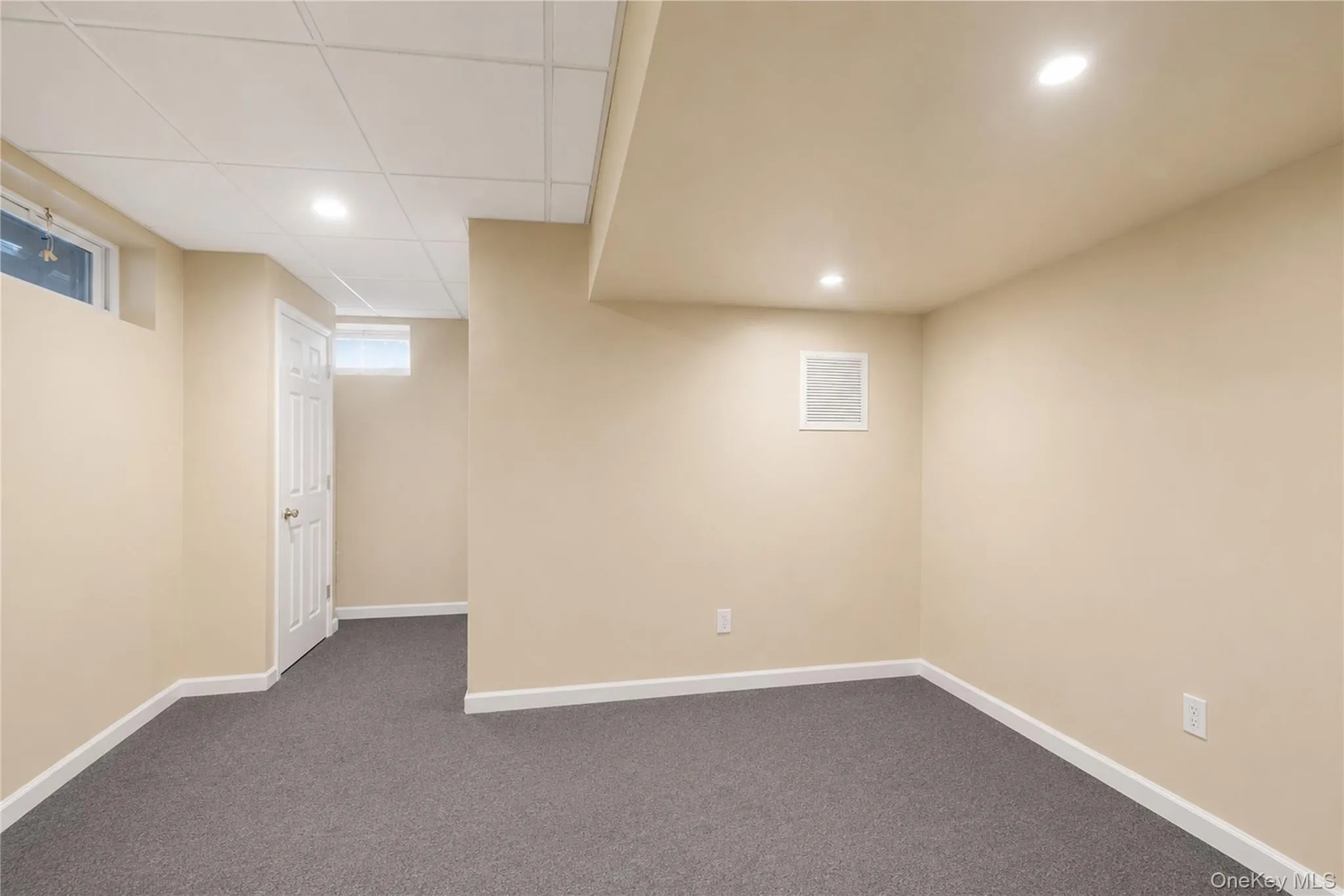 19 Sweetgum Lane, Brookhaven, NY, 4 Bedrooms Bedrooms, 12 Rooms Rooms,3 BathroomsBathrooms,Residential,For Rent,Sweetgum,0,1001231 19 Sweetgum Lane, Brookhaven, NY, 4 Bedrooms Bedrooms, 12 Rooms Rooms,3 BathroomsBathrooms,Residential,For Rent,Sweetgum,0,1001231