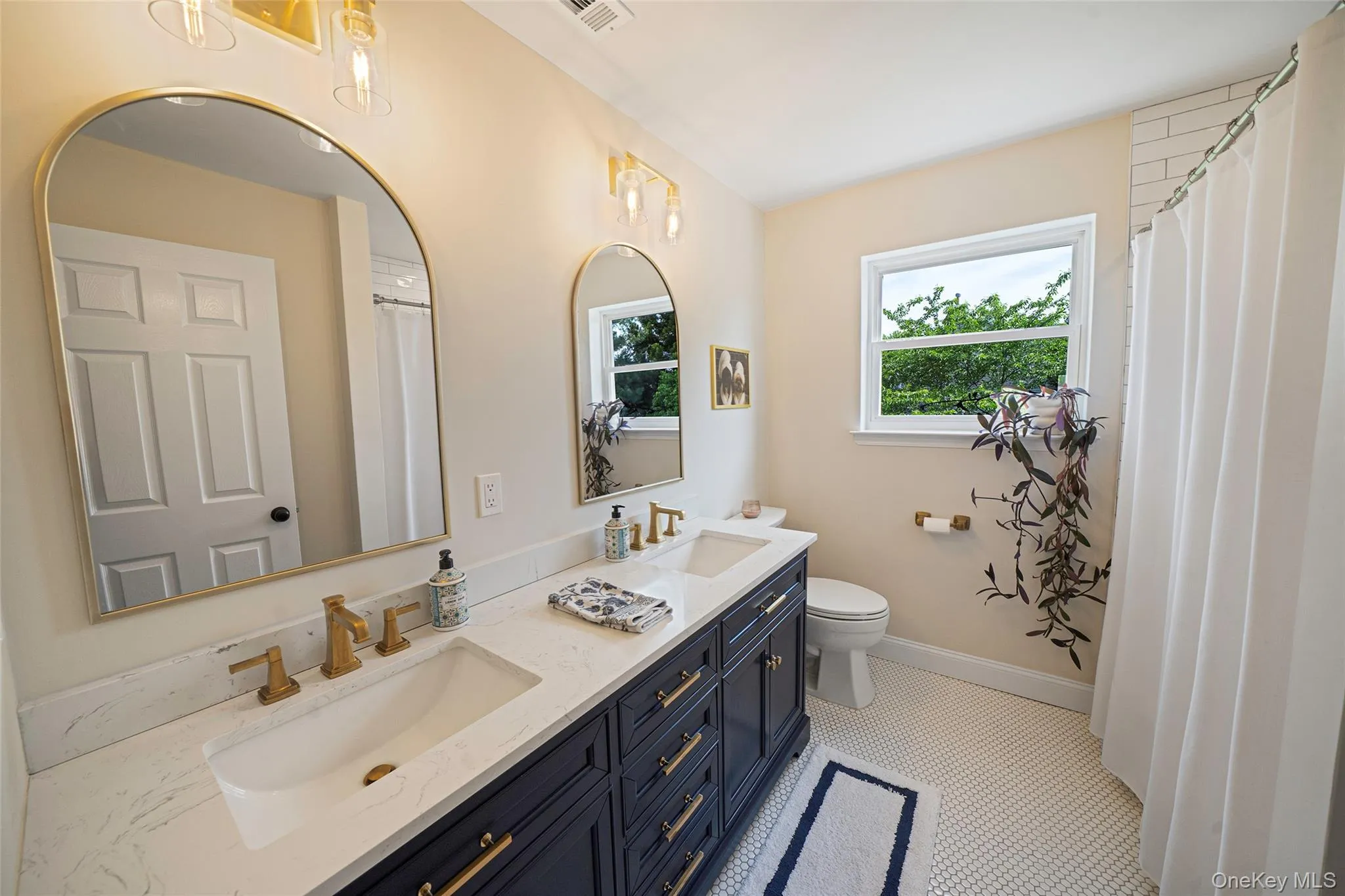 19 Sweetgum Lane, Brookhaven, NY, 4 Bedrooms Bedrooms, 12 Rooms Rooms,3 BathroomsBathrooms,Residential,For Rent,Sweetgum,0,1001231 19 Sweetgum Lane, Brookhaven, NY, 4 Bedrooms Bedrooms, 12 Rooms Rooms,3 BathroomsBathrooms,Residential,For Rent,Sweetgum,0,1001231