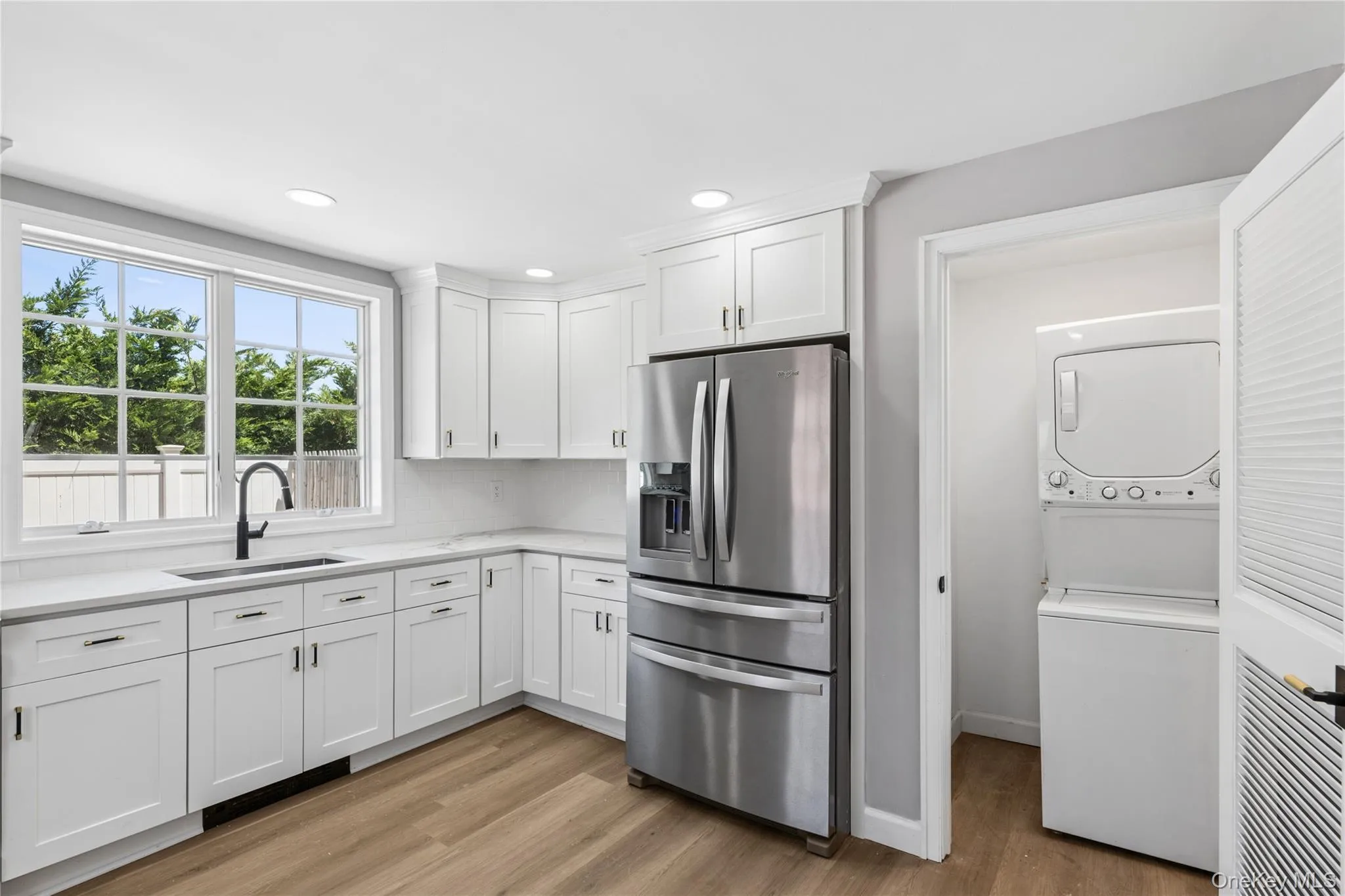 11 Park Avenue, Babylon, NY, 1 Bedroom Bedrooms, 3 Rooms Rooms,1 BathroomBathrooms,Residential Lease,For Rent,Park,0,1001233 11 Park Avenue, Babylon, NY, 1 Bedroom Bedrooms, 3 Rooms Rooms,1 BathroomBathrooms,Residential Lease,For Rent,Park,0,1001233