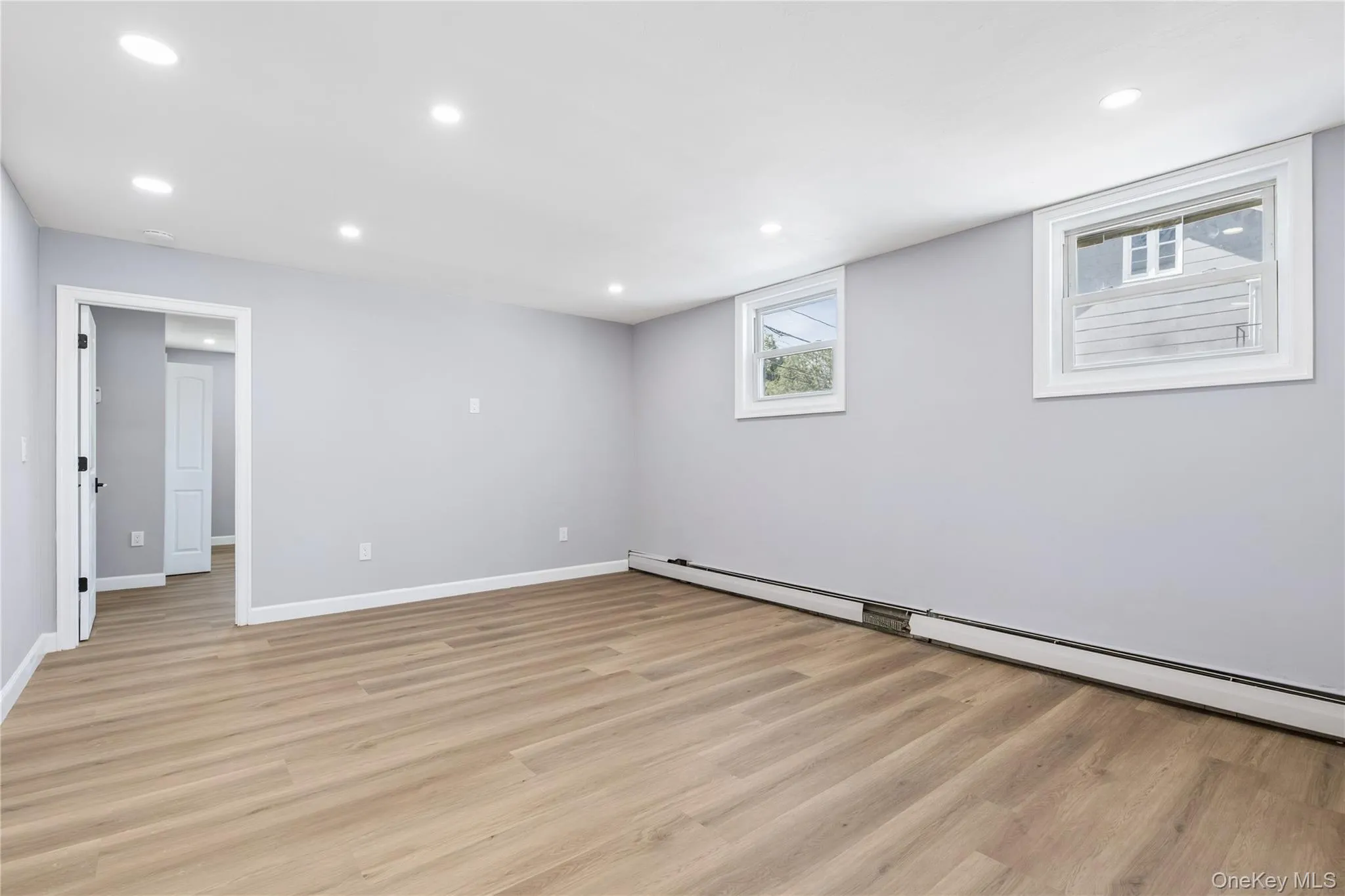 11 Park Avenue, Babylon, NY, 1 Bedroom Bedrooms, 3 Rooms Rooms,1 BathroomBathrooms,Residential Lease,For Rent,Park,0,1001233 11 Park Avenue, Babylon, NY, 1 Bedroom Bedrooms, 3 Rooms Rooms,1 BathroomBathrooms,Residential Lease,For Rent,Park,0,1001233