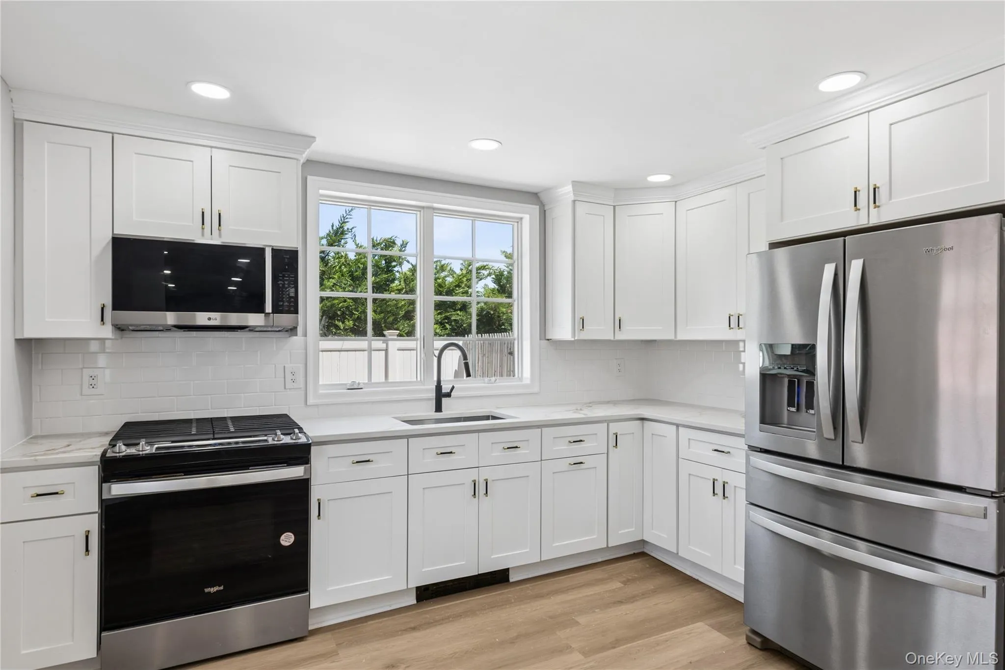 11 Park Avenue, Babylon, NY, 1 Bedroom Bedrooms, 3 Rooms Rooms,1 BathroomBathrooms,Residential Lease,For Rent,Park,0,1001233 11 Park Avenue, Babylon, NY, 1 Bedroom Bedrooms, 3 Rooms Rooms,1 BathroomBathrooms,Residential Lease,For Rent,Park,0,1001233