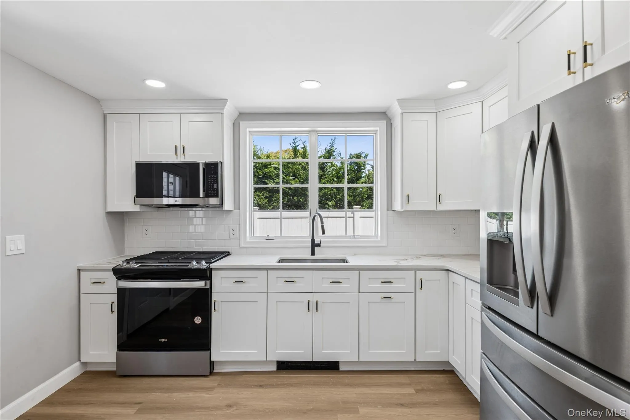11 Park Avenue, Babylon, NY, 1 Bedroom Bedrooms, 3 Rooms Rooms,1 BathroomBathrooms,Residential Lease,For Rent,Park,0,1001233 11 Park Avenue, Babylon, NY, 1 Bedroom Bedrooms, 3 Rooms Rooms,1 BathroomBathrooms,Residential Lease,For Rent,Park,0,1001233