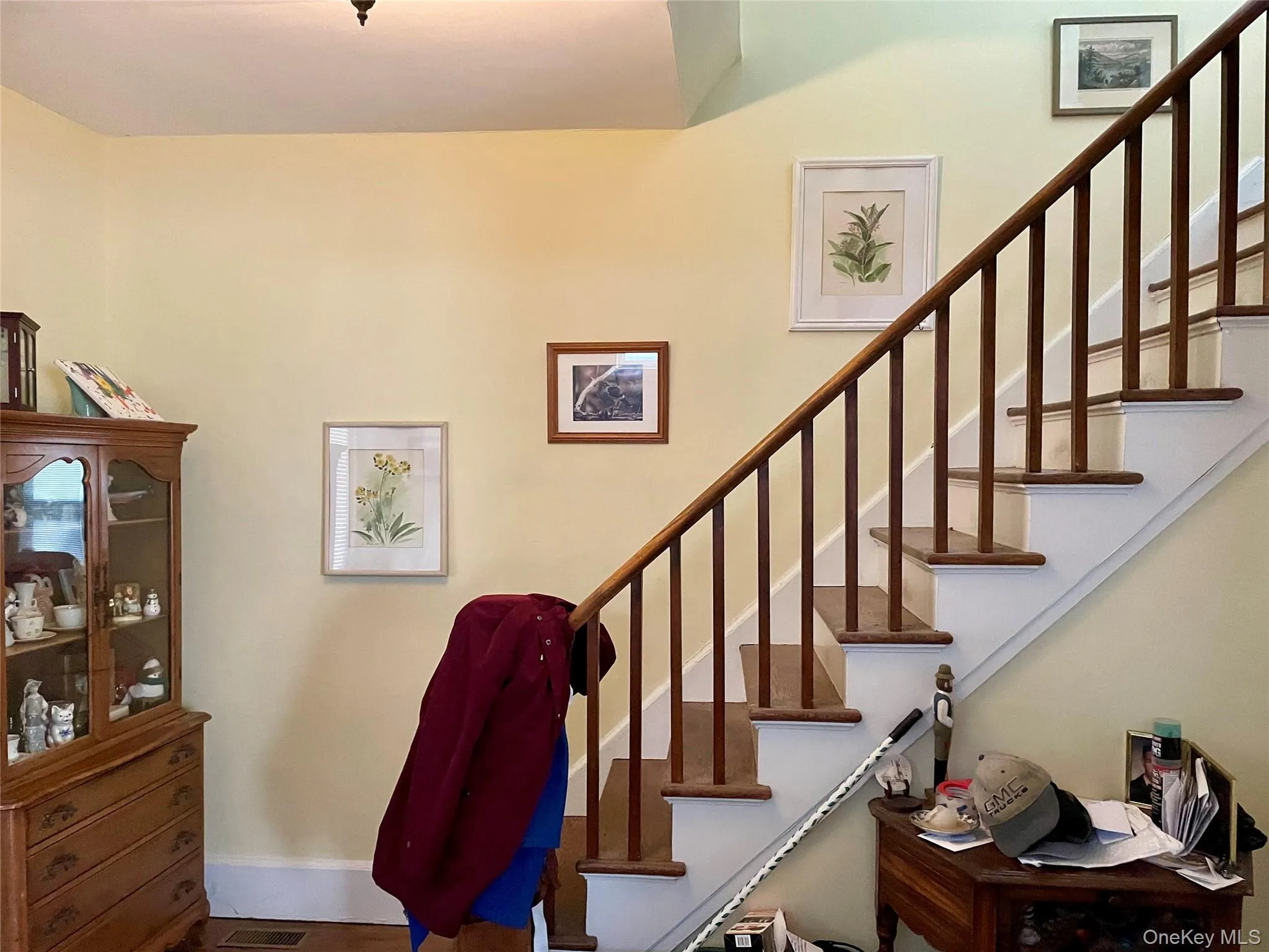 141 Fisher Avenue, New York, NY, 3 Bedrooms Bedrooms, 8 Rooms Rooms,1 BathroomBathrooms,Residential,For Rent,Fisher,0,1001236 141 Fisher Avenue, New York, NY, 3 Bedrooms Bedrooms, 8 Rooms Rooms,1 BathroomBathrooms,Residential,For Rent,Fisher,0,1001236