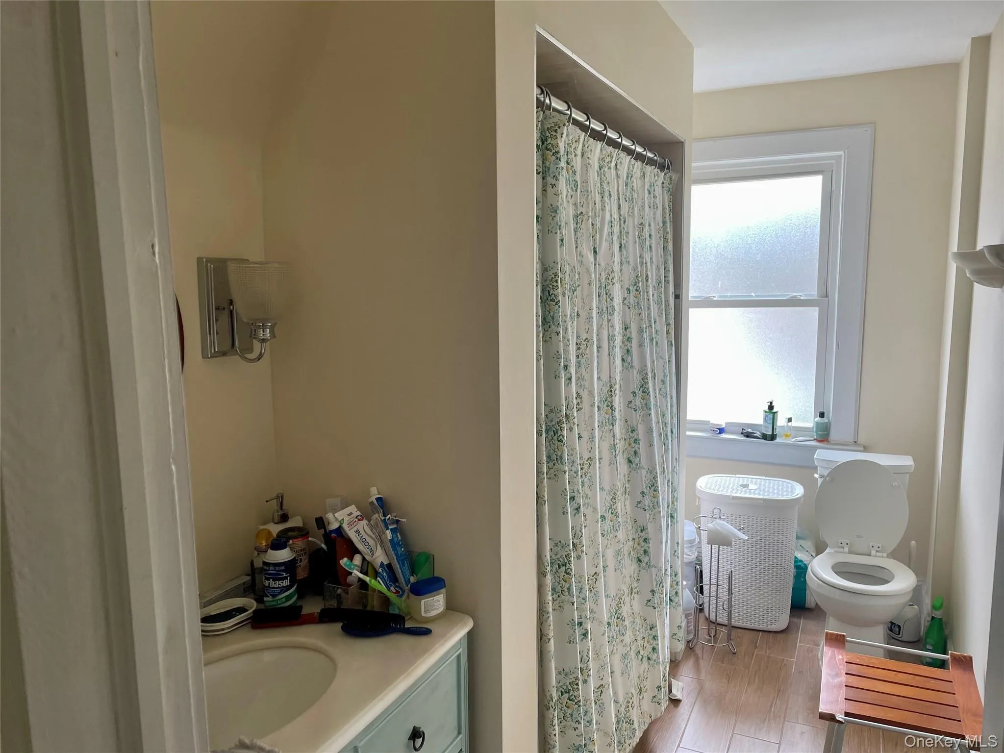 141 Fisher Avenue, New York, NY, 3 Bedrooms Bedrooms, 8 Rooms Rooms,1 BathroomBathrooms,Residential,For Rent,Fisher,0,1001236 141 Fisher Avenue, New York, NY, 3 Bedrooms Bedrooms, 8 Rooms Rooms,1 BathroomBathrooms,Residential,For Rent,Fisher,0,1001236