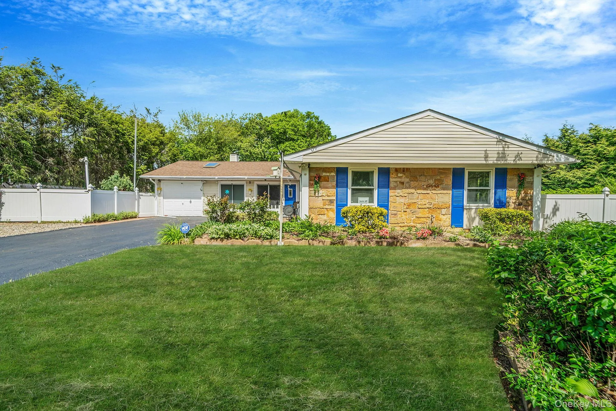 5 Tawny Pass, Brookhaven, NY, 5 Bedrooms Bedrooms, 9 Rooms Rooms,4 BathroomsBathrooms,Residential,For Rent,Tawny,0,1001241 5 Tawny Pass, Brookhaven, NY, 5 Bedrooms Bedrooms, 9 Rooms Rooms,4 BathroomsBathrooms,Residential,For Rent,Tawny,0,1001241