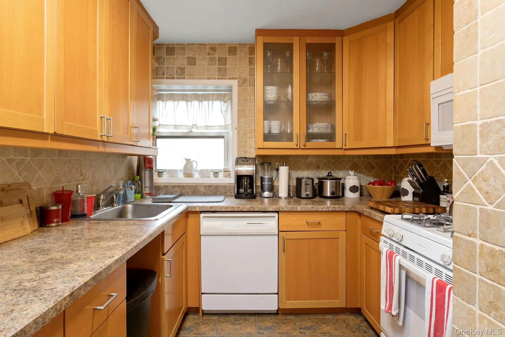 330 Broadway, Greenburgh, NY, 1 Bedroom Bedrooms, 4 Rooms Rooms,1 BathroomBathrooms,Residential Lease,For Rent,Broadway,0,1001243 330 Broadway, Greenburgh, NY, 1 Bedroom Bedrooms, 4 Rooms Rooms,1 BathroomBathrooms,Residential Lease,For Rent,Broadway,0,1001243