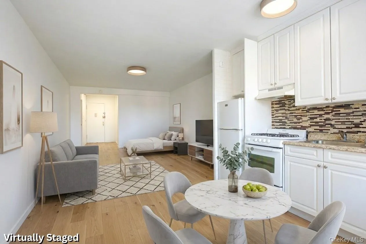 61-35 98th Street, New York, NY, 1 Room Rooms,1 BathroomBathrooms,Residential,For Rent,98th,0,1001254 61-35 98th Street, New York, NY, 1 Room Rooms,1 BathroomBathrooms,Residential,For Rent,98th,0,1001254