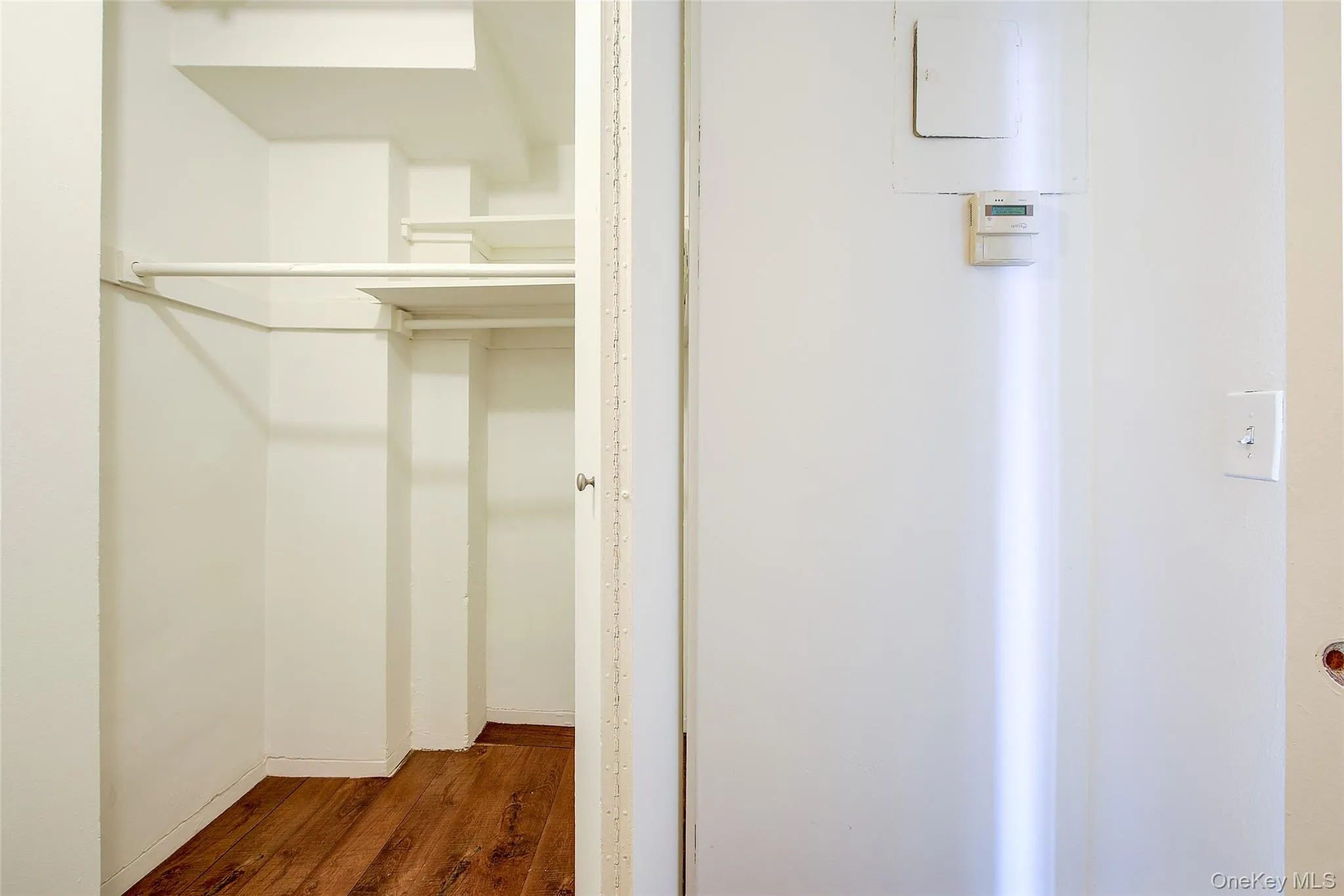 61-35 98th Street, New York, NY, 1 Room Rooms,1 BathroomBathrooms,Residential,For Rent,98th,0,1001254 61-35 98th Street, New York, NY, 1 Room Rooms,1 BathroomBathrooms,Residential,For Rent,98th,0,1001254