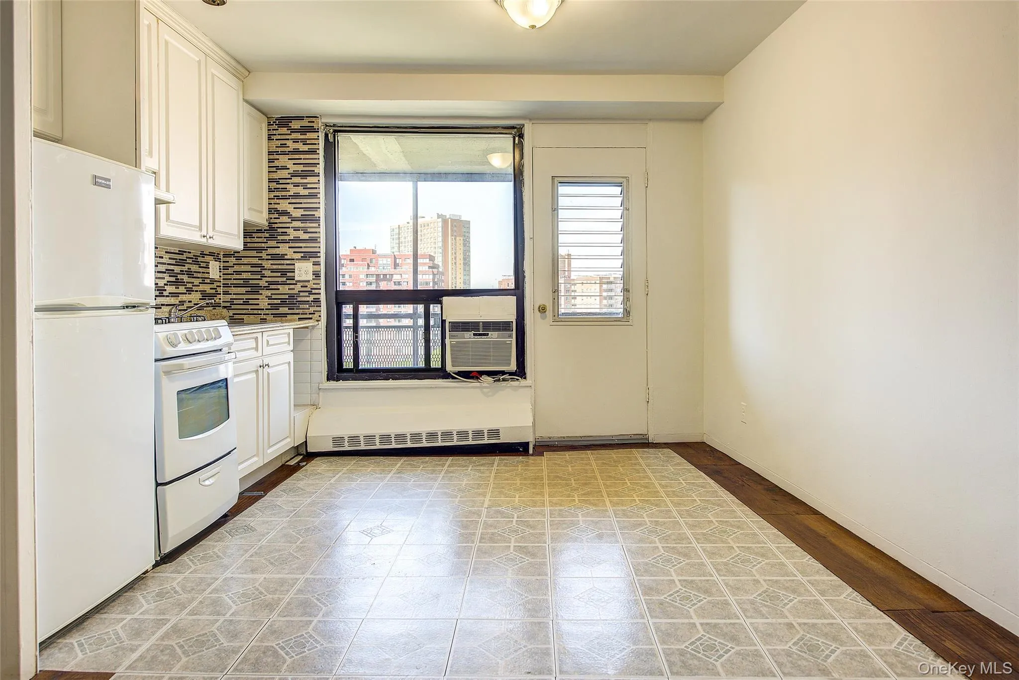 61-35 98th Street, New York, NY, 1 Room Rooms,1 BathroomBathrooms,Residential,For Rent,98th,0,1001254 61-35 98th Street, New York, NY, 1 Room Rooms,1 BathroomBathrooms,Residential,For Rent,98th,0,1001254