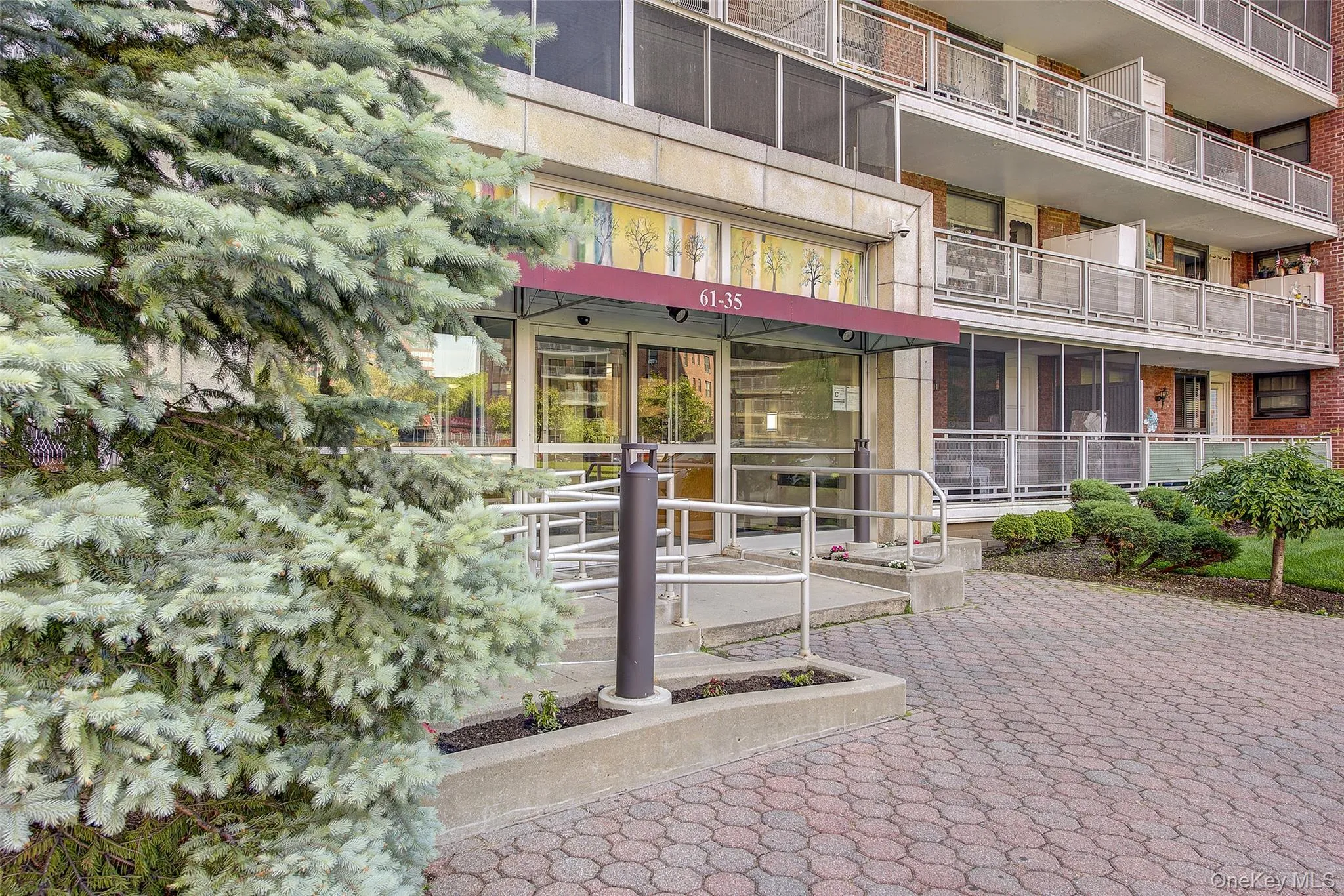 61-35 98th Street, New York, NY, 1 Room Rooms,1 BathroomBathrooms,Residential,For Rent,98th,0,1001254 61-35 98th Street, New York, NY, 1 Room Rooms,1 BathroomBathrooms,Residential,For Rent,98th,0,1001254