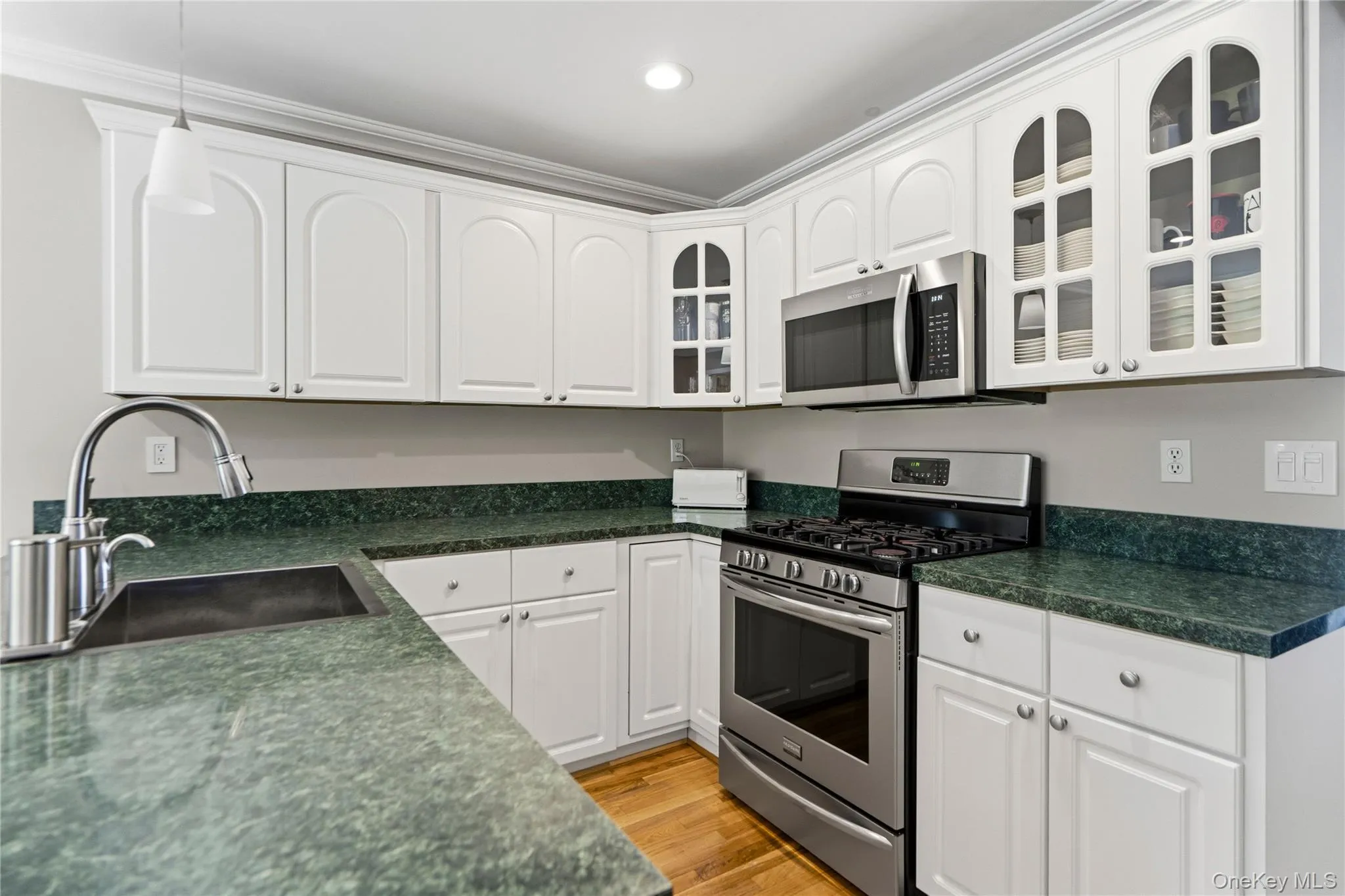 36 Sea Court Lane, Brookhaven, NY, 3 Bedrooms Bedrooms, 6 Rooms Rooms,2 BathroomsBathrooms,Residential,For Rent,Sea Court,0,1001257 36 Sea Court Lane, Brookhaven, NY, 3 Bedrooms Bedrooms, 6 Rooms Rooms,2 BathroomsBathrooms,Residential,For Rent,Sea Court,0,1001257