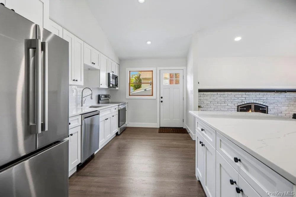165 Livingston Avenue, Babylon, NY, 3 Bedrooms Bedrooms, 6 Rooms Rooms,2 BathroomsBathrooms,Residential Sale,For Rent,Livingston,0,1001262 165 Livingston Avenue, Babylon, NY, 3 Bedrooms Bedrooms, 6 Rooms Rooms,2 BathroomsBathrooms,Residential Sale,For Rent,Livingston,0,1001262