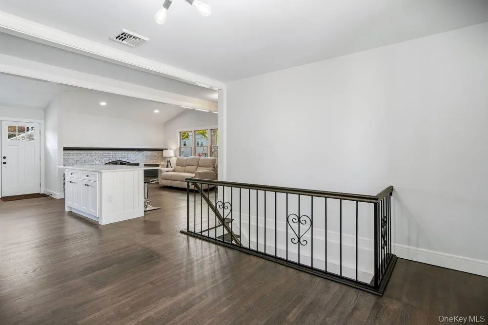 165 Livingston Avenue, Babylon, NY, 3 Bedrooms Bedrooms, 6 Rooms Rooms,2 BathroomsBathrooms,Residential Sale,For Rent,Livingston,0,1001262 165 Livingston Avenue, Babylon, NY, 3 Bedrooms Bedrooms, 6 Rooms Rooms,2 BathroomsBathrooms,Residential Sale,For Rent,Livingston,0,1001262