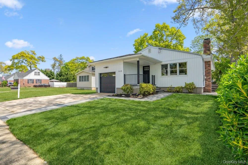 165 Livingston Avenue, Babylon, NY, 3 Bedrooms Bedrooms, 6 Rooms Rooms,2 BathroomsBathrooms,Residential Sale,For Rent,Livingston,0,1001262 165 Livingston Avenue, Babylon, NY, 3 Bedrooms Bedrooms, 6 Rooms Rooms,2 BathroomsBathrooms,Residential Sale,For Rent,Livingston,0,1001262