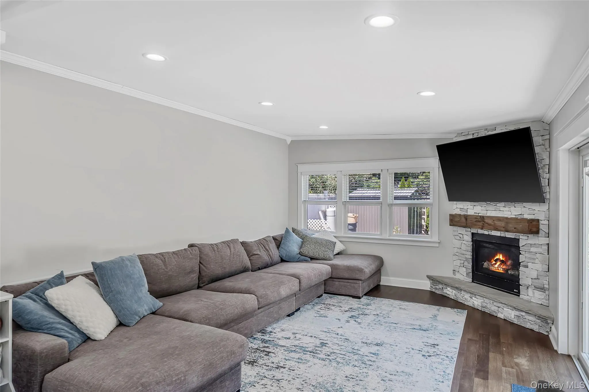 577 Oak Avenue, Islip, NY, 3 Bedrooms Bedrooms, 7 Rooms Rooms,2 BathroomsBathrooms,Residential,For Rent,Oak,0,1001264 577 Oak Avenue, Islip, NY, 3 Bedrooms Bedrooms, 7 Rooms Rooms,2 BathroomsBathrooms,Residential,For Rent,Oak,0,1001264