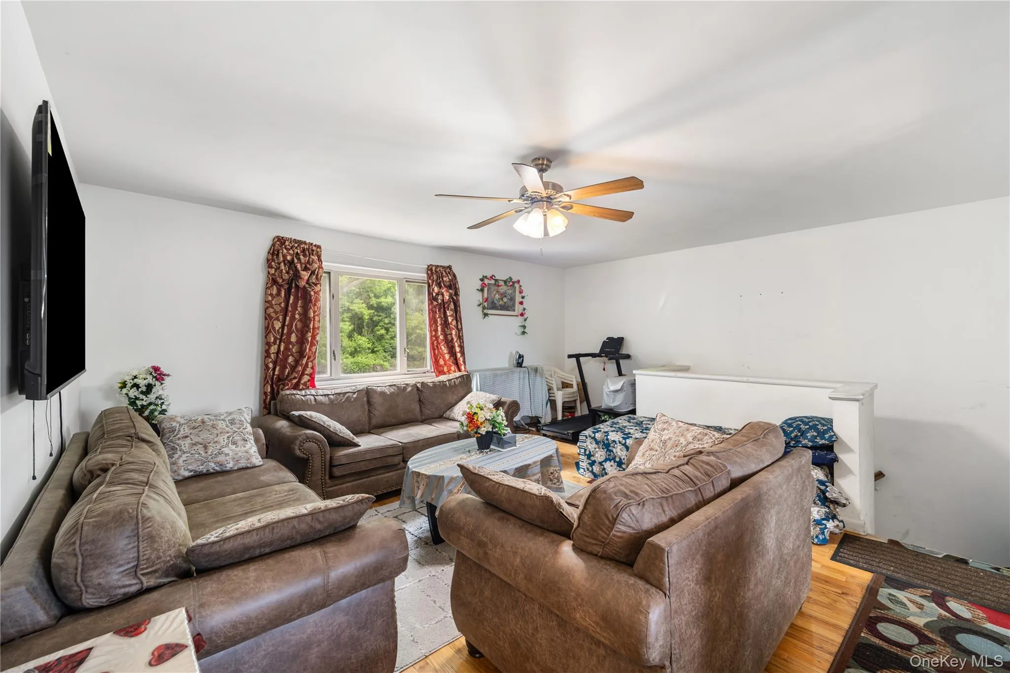 225-08 Stronghurst Avenue, New York, NY, 2 Bedrooms Bedrooms, 5 Rooms Rooms,1 BathroomBathrooms,Residential Sale,For Rent,Stronghurst,0,1001266 225-08 Stronghurst Avenue, New York, NY, 2 Bedrooms Bedrooms, 5 Rooms Rooms,1 BathroomBathrooms,Residential Sale,For Rent,Stronghurst,0,1001266