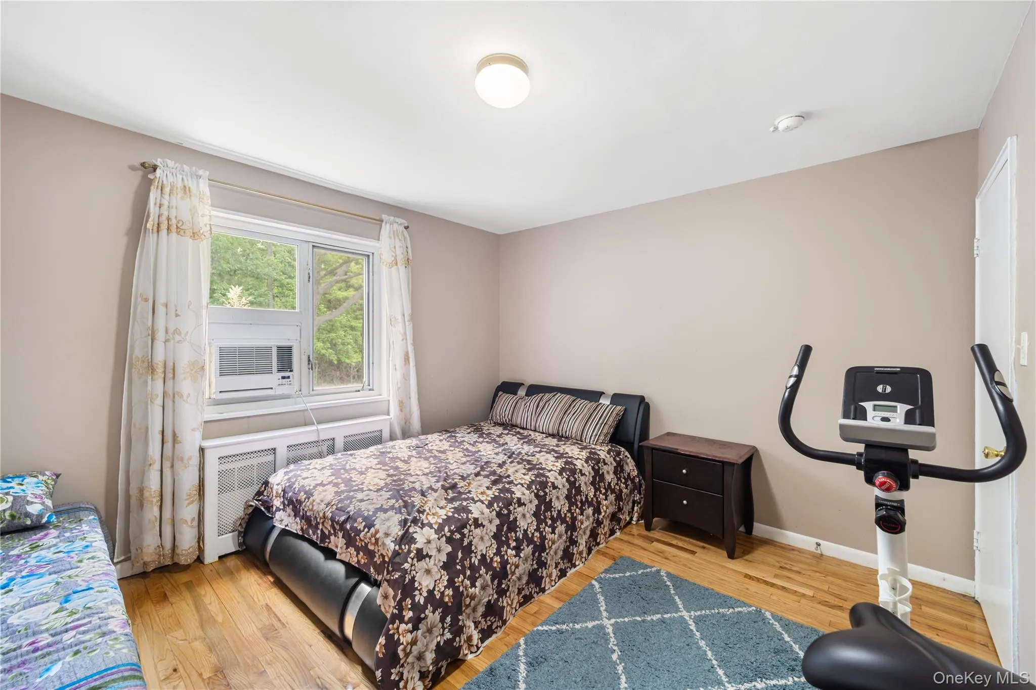 225-08 Stronghurst Avenue, New York, NY, 2 Bedrooms Bedrooms, 5 Rooms Rooms,1 BathroomBathrooms,Residential Sale,For Rent,Stronghurst,0,1001266 225-08 Stronghurst Avenue, New York, NY, 2 Bedrooms Bedrooms, 5 Rooms Rooms,1 BathroomBathrooms,Residential Sale,For Rent,Stronghurst,0,1001266