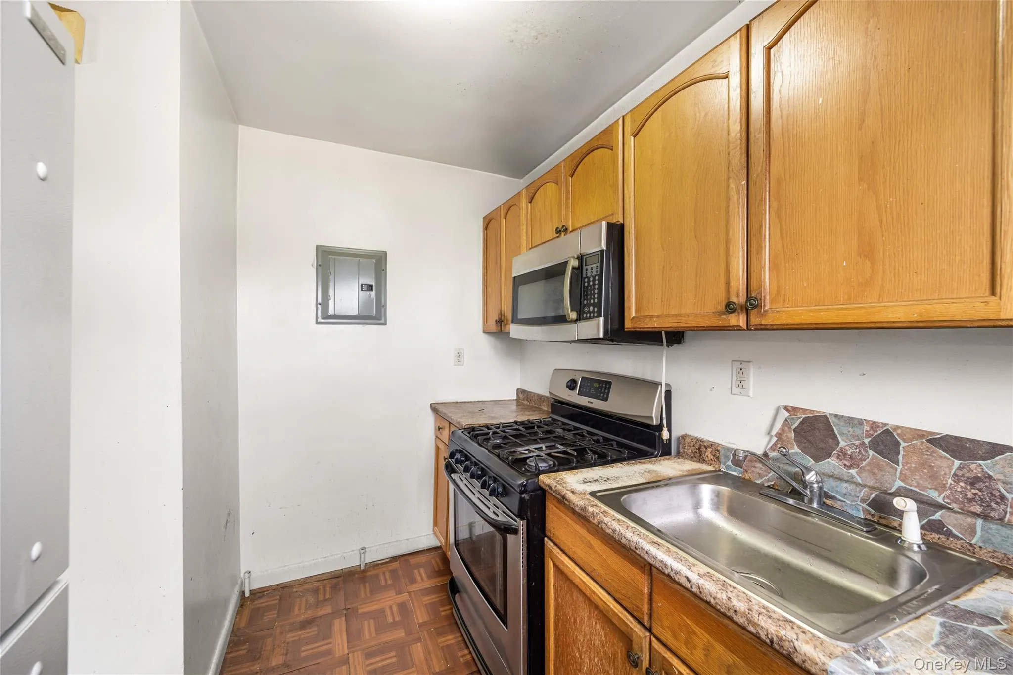 225-08 Stronghurst Avenue, New York, NY, 2 Bedrooms Bedrooms, 5 Rooms Rooms,1 BathroomBathrooms,Residential Sale,For Rent,Stronghurst,0,1001266 225-08 Stronghurst Avenue, New York, NY, 2 Bedrooms Bedrooms, 5 Rooms Rooms,1 BathroomBathrooms,Residential Sale,For Rent,Stronghurst,0,1001266
