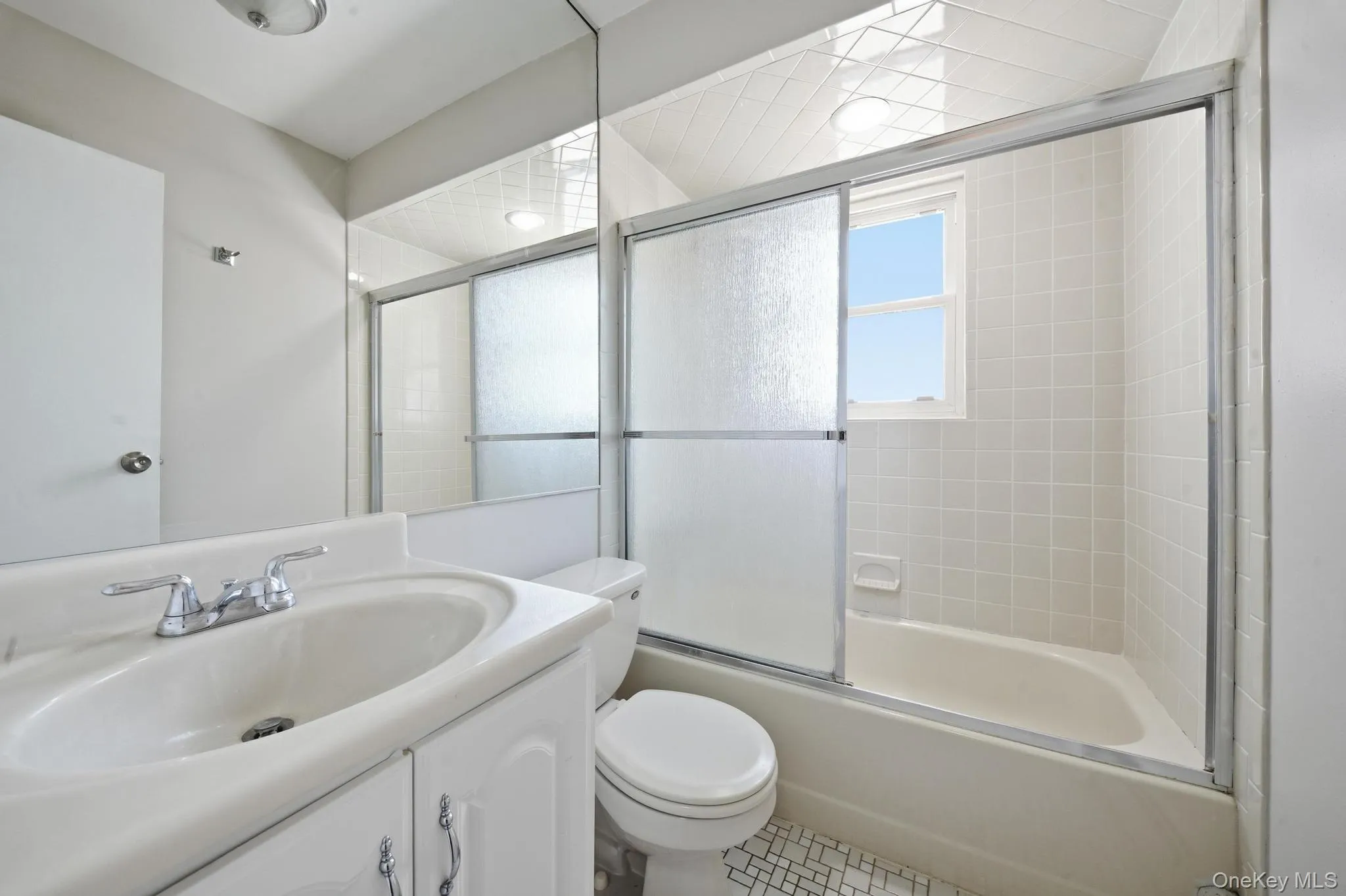 58 Oakridge Drive, Islip, NY, 6 Bedrooms Bedrooms, 9 Rooms Rooms,3 BathroomsBathrooms,Residential,For Rent,Oakridge,0,1001272 58 Oakridge Drive, Islip, NY, 6 Bedrooms Bedrooms, 9 Rooms Rooms,3 BathroomsBathrooms,Residential,For Rent,Oakridge,0,1001272